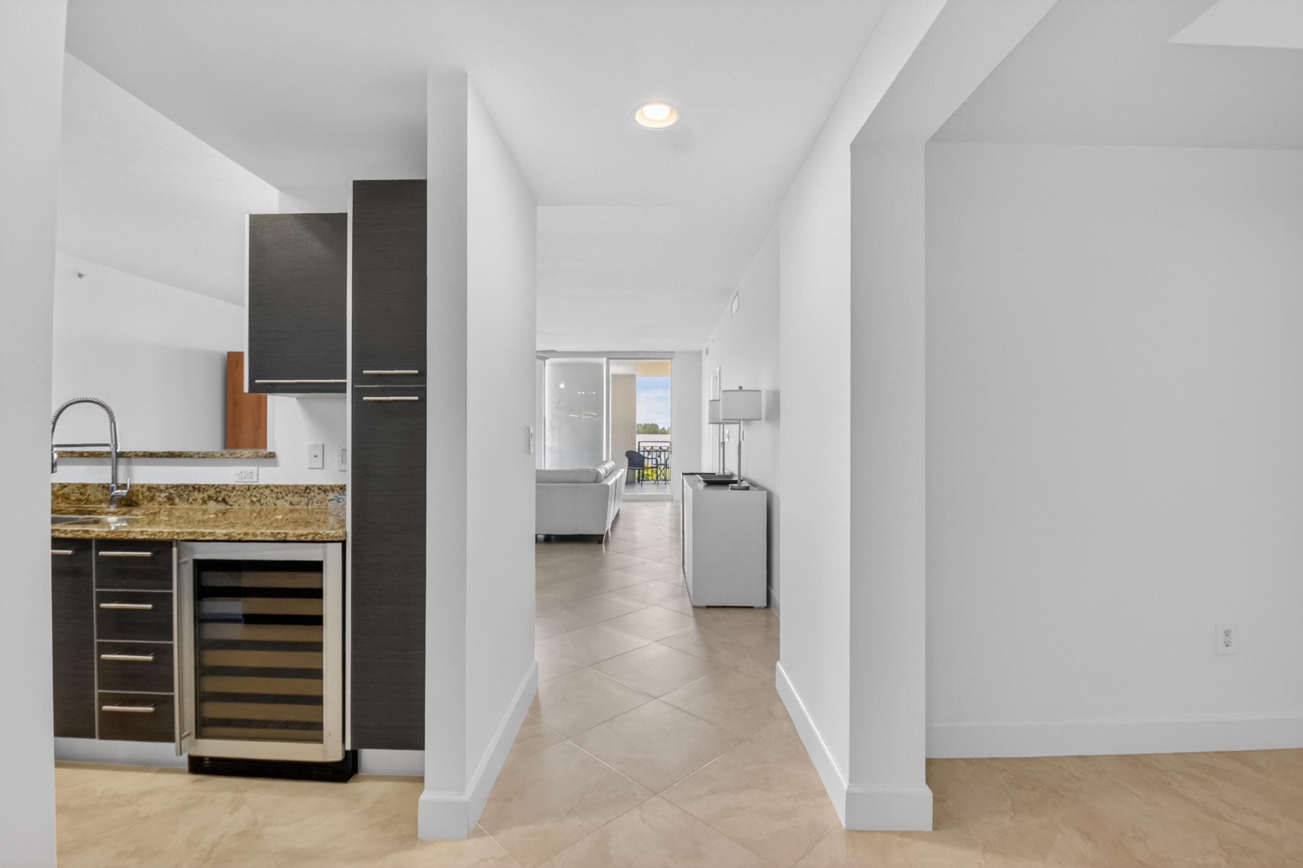 550 Okeechobee Boulevard 423, West Palm Beach, FL 33401 — photo 12 of 133