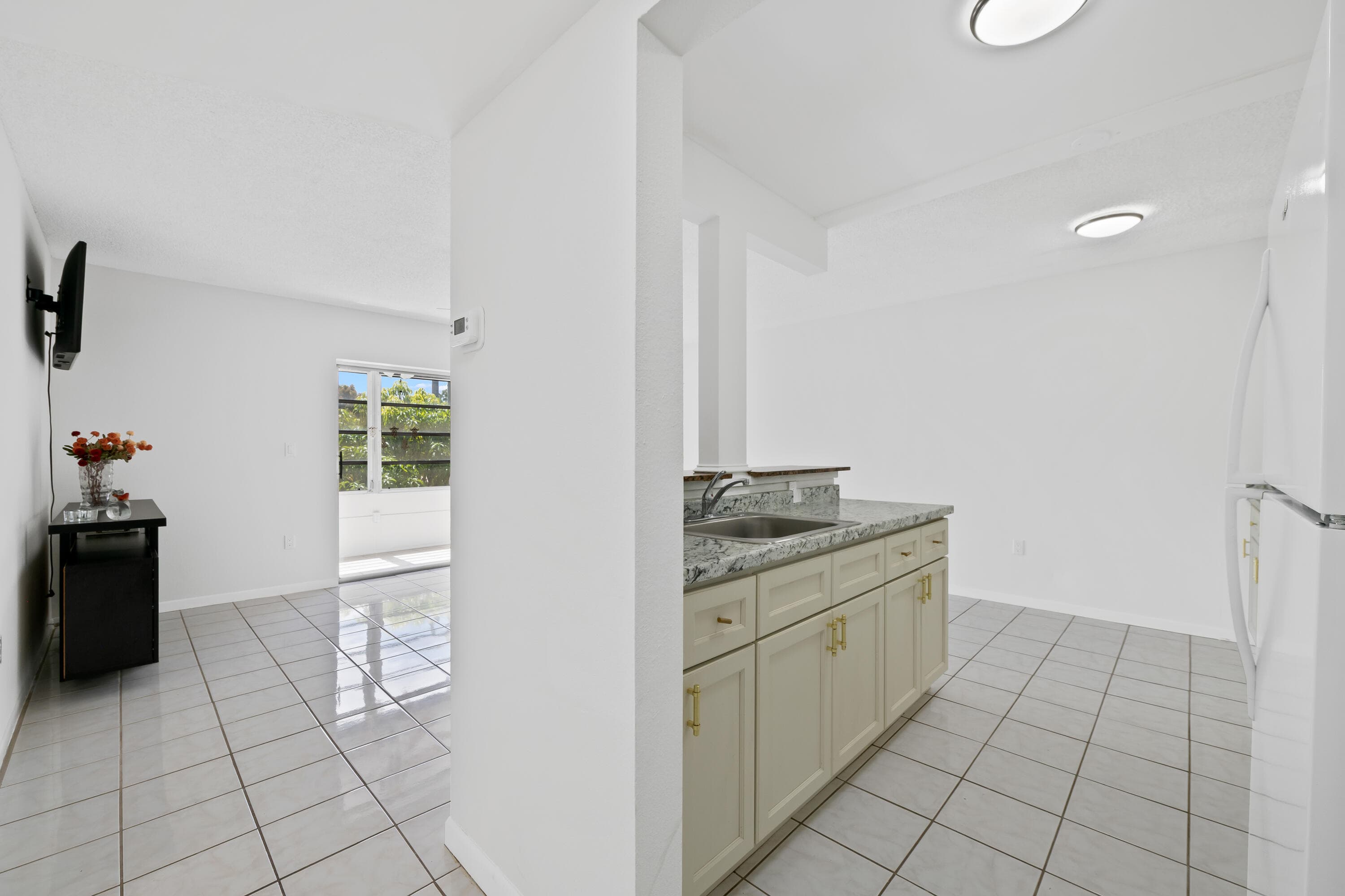 5190 E Sabal Palm Boulevard 209, Tamarac, FL 33319 — photo 8 of 32