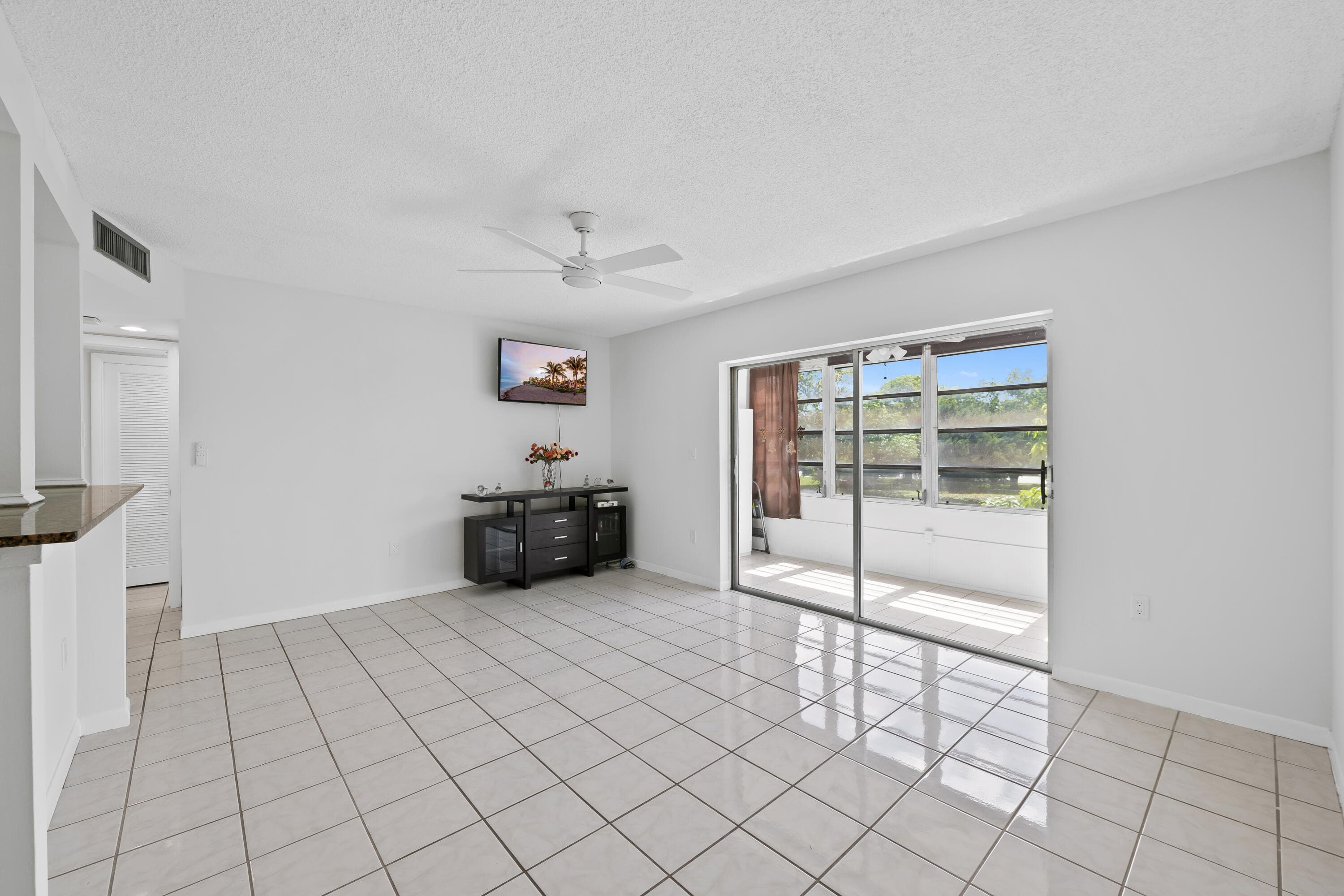 5190 E Sabal Palm Boulevard 209, Tamarac, FL 33319 — photo 9 of 32