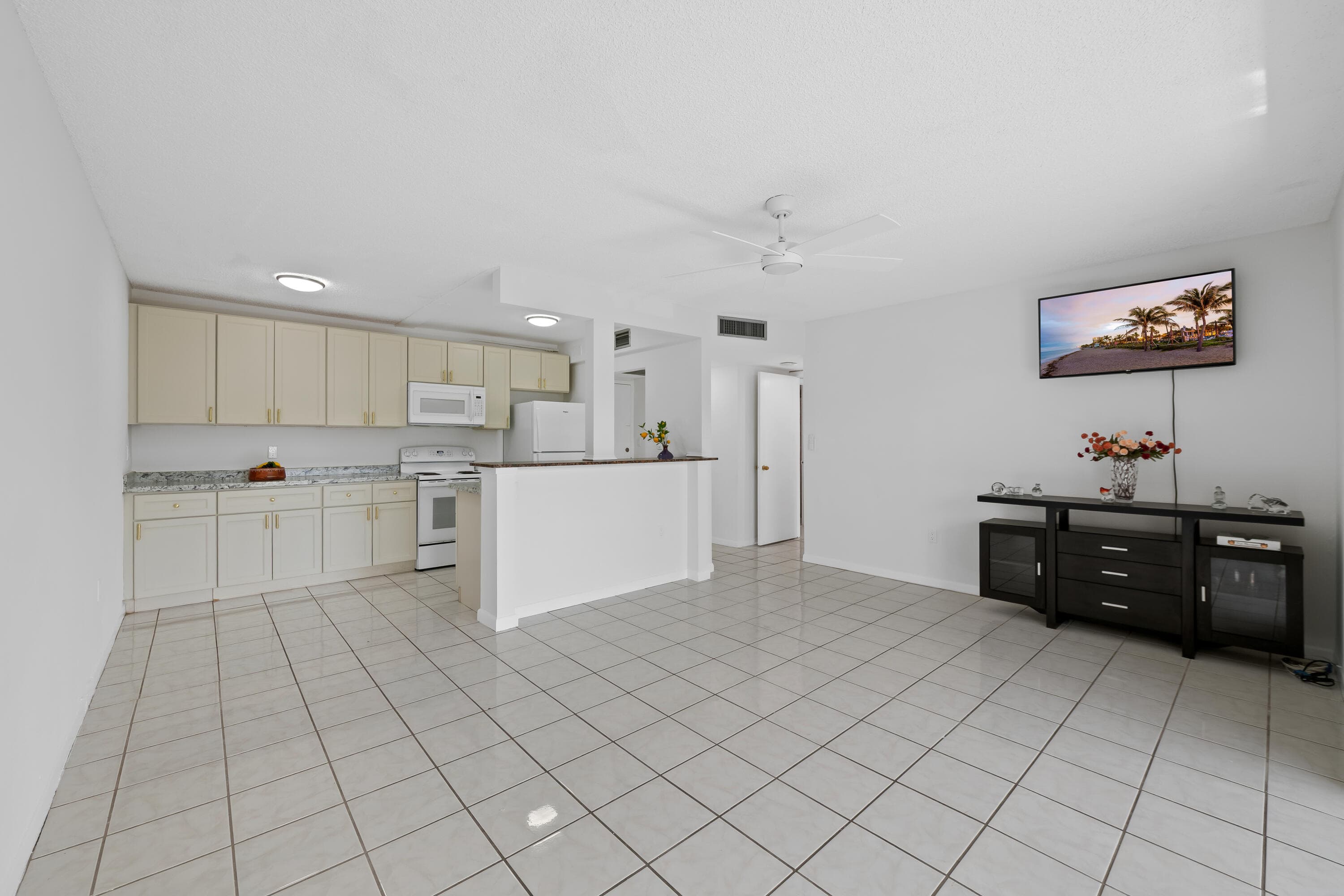 5190 E Sabal Palm Boulevard 209, Tamarac, FL 33319 — photo 7 of 32