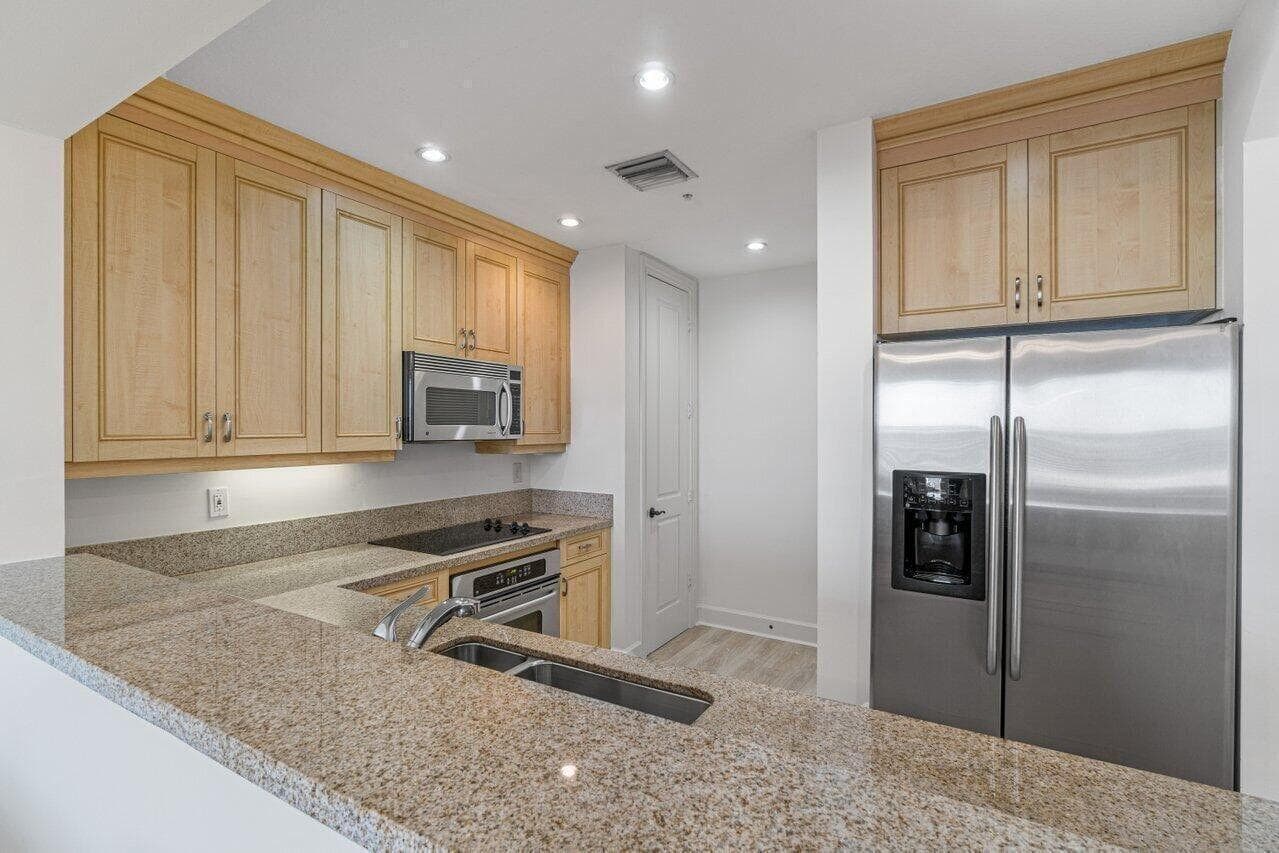 200 NE 2nd Avenue 401, Delray Beach, FL 33444 — photo 8 of 21