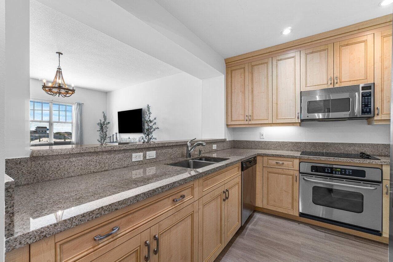 200 NE 2nd Avenue 401, Delray Beach, FL 33444 — photo 9 of 21
