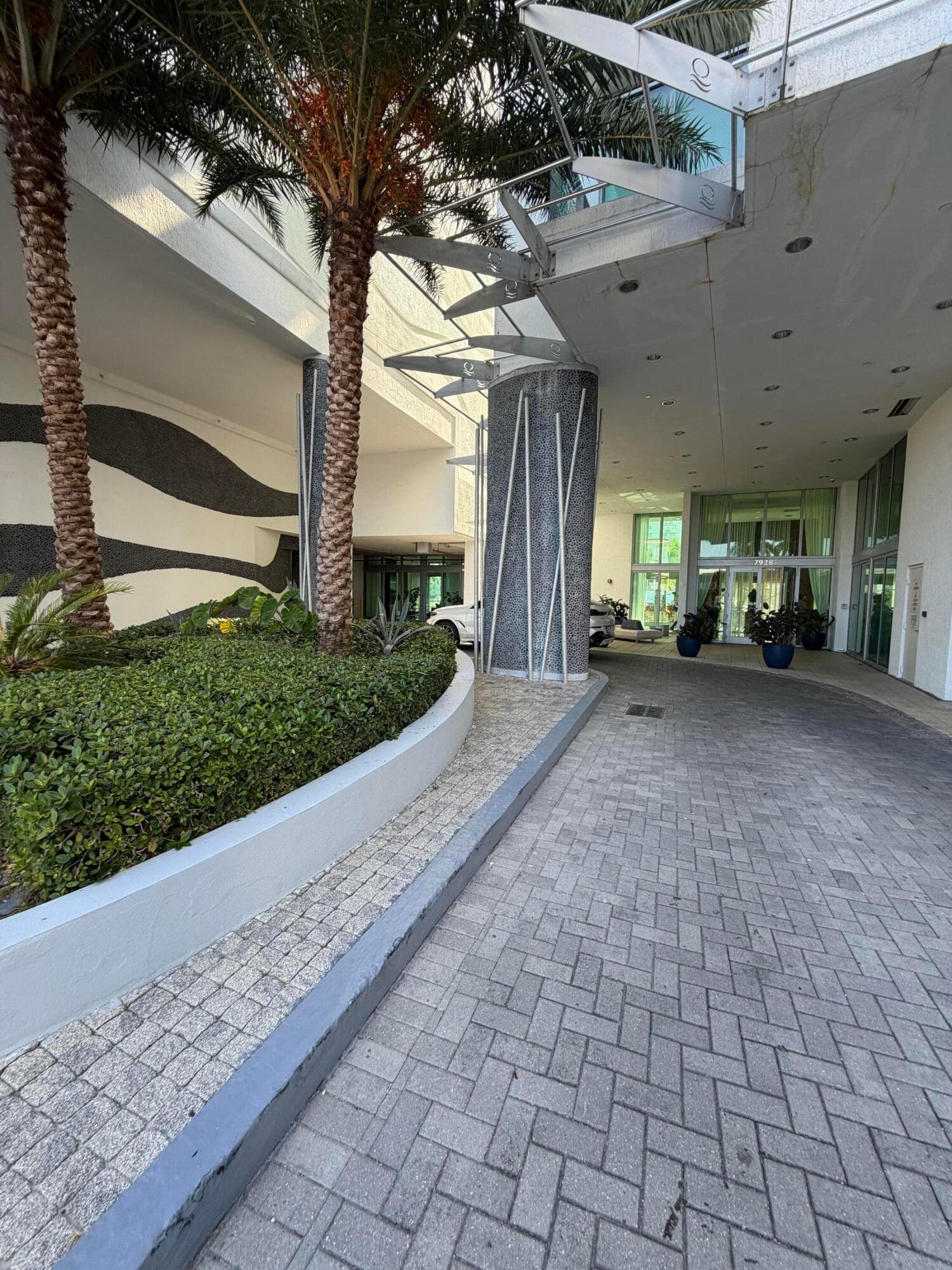 7930 East Drive 1506, North Bay Village, FL 33141 — photo 3 of 31