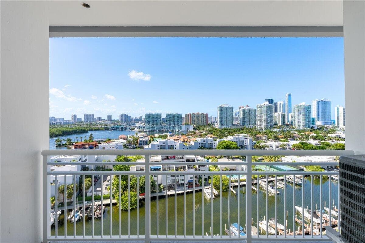 400 Kings Point Drive 1628, Sunny Isles Beach, FL 33160 — photo 27 of 39