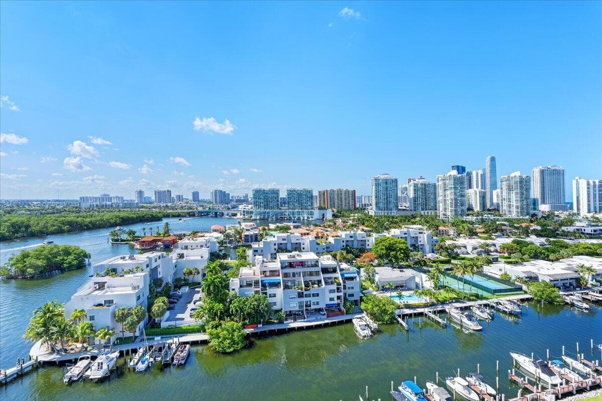 400 Kings Point Drive 1628, Sunny Isles Beach, FL 33160 — photo 30 of 39