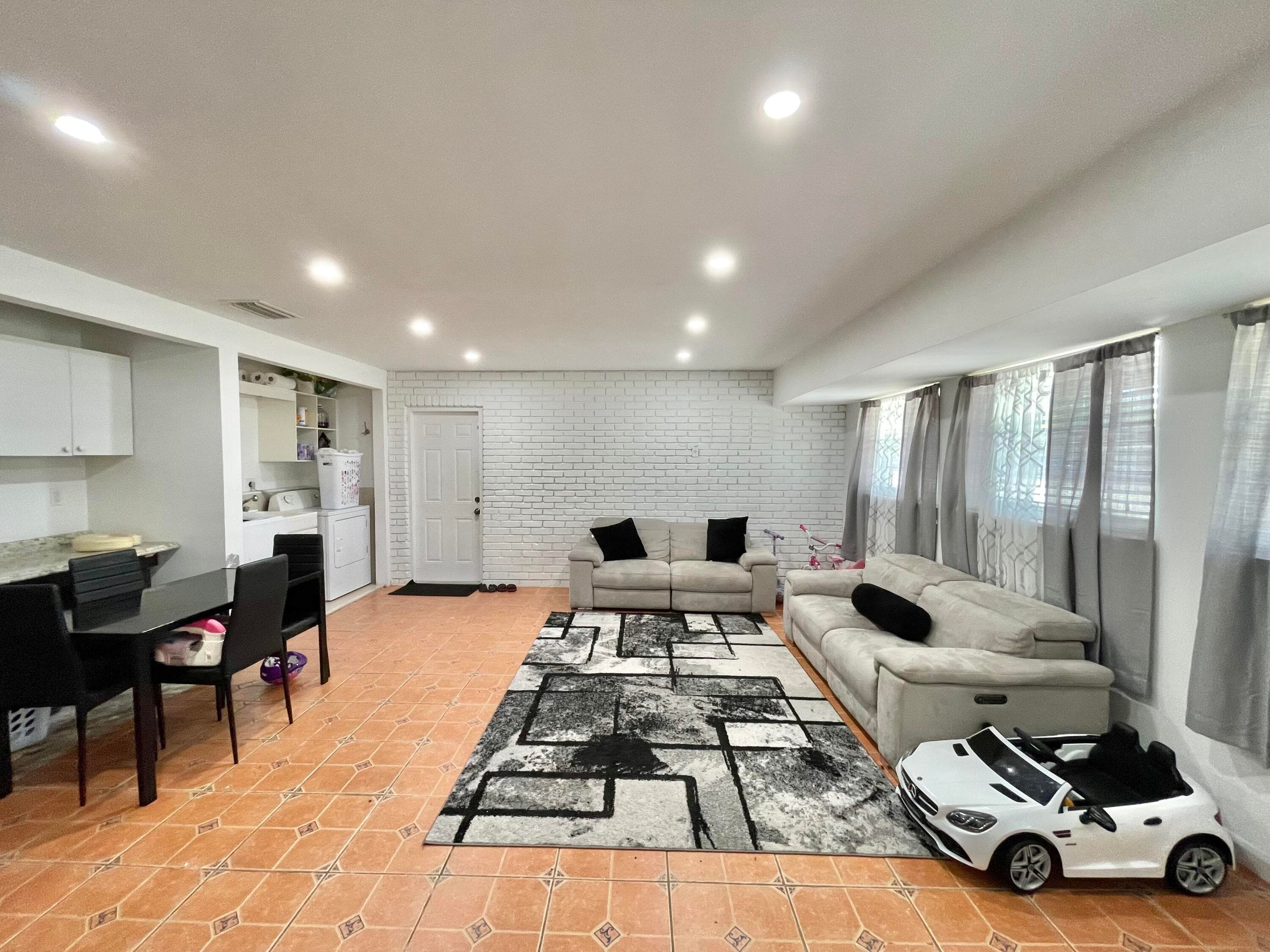1478 NE 56th Street, Fort Lauderdale, FL 33334 — photo 11 of 40