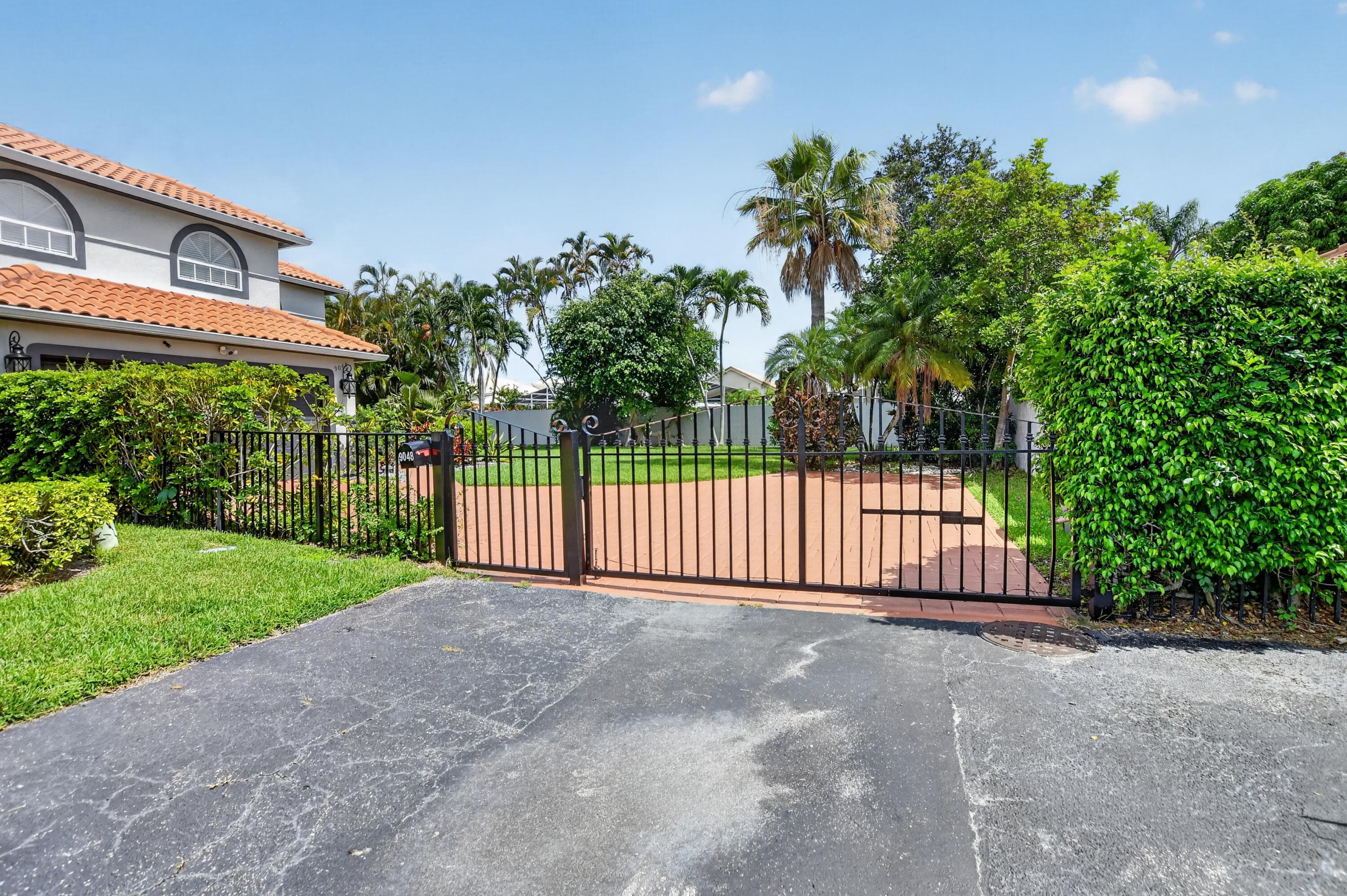 9048 Villa Portofino Circle, Boca Raton, FL 33496 — photo 4 of 39