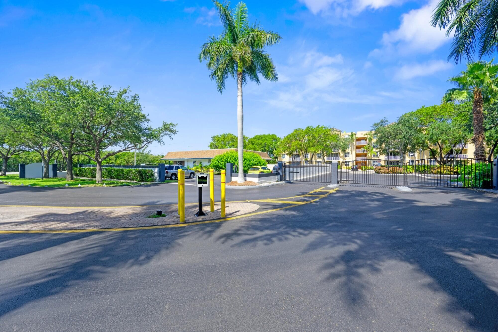 619 E Sheridan Street 106, Dania Beach, FL 33004 — photo 5 of 18