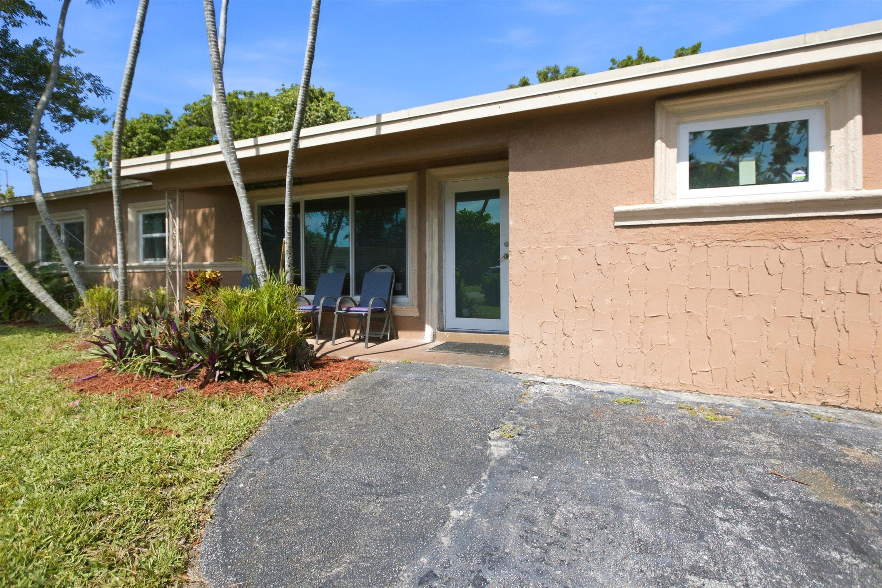 1671 N Cypress Road, Pompano Beach, FL 33060 — photo 2 of 34
