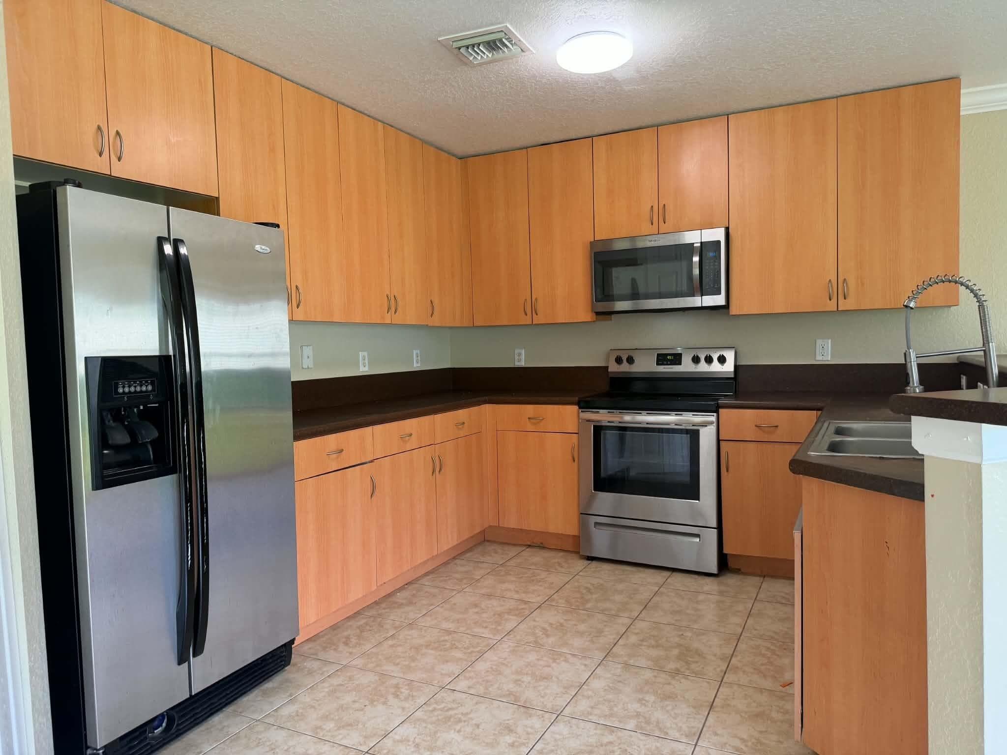 6355 Adriatic Way, West Palm Beach, FL 33413 — photo 5 of 33
