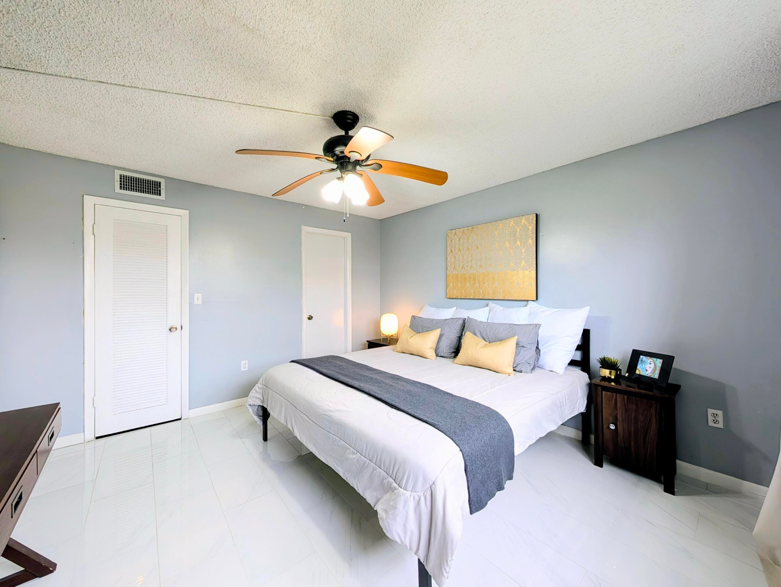 8021 Sunrise Lakes Drive N 203, Sunrise, FL 33322 — photo 3 of 28