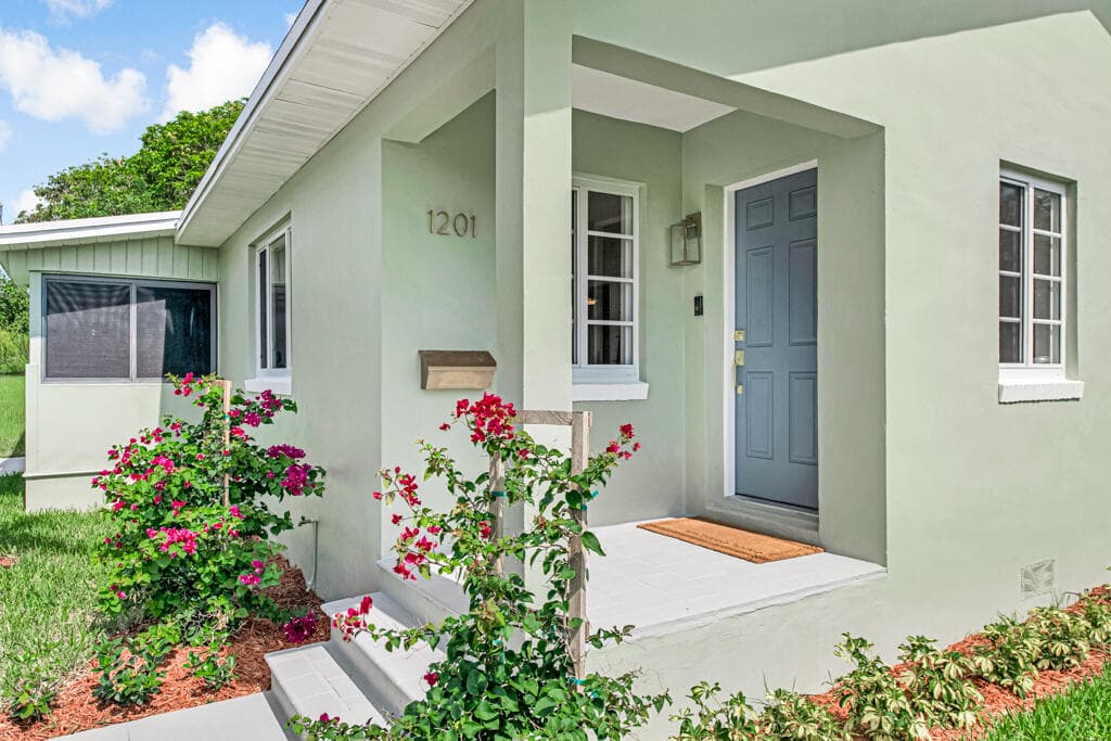 1201 N Palmway, Lake Worth Beach, FL 33460 — photo