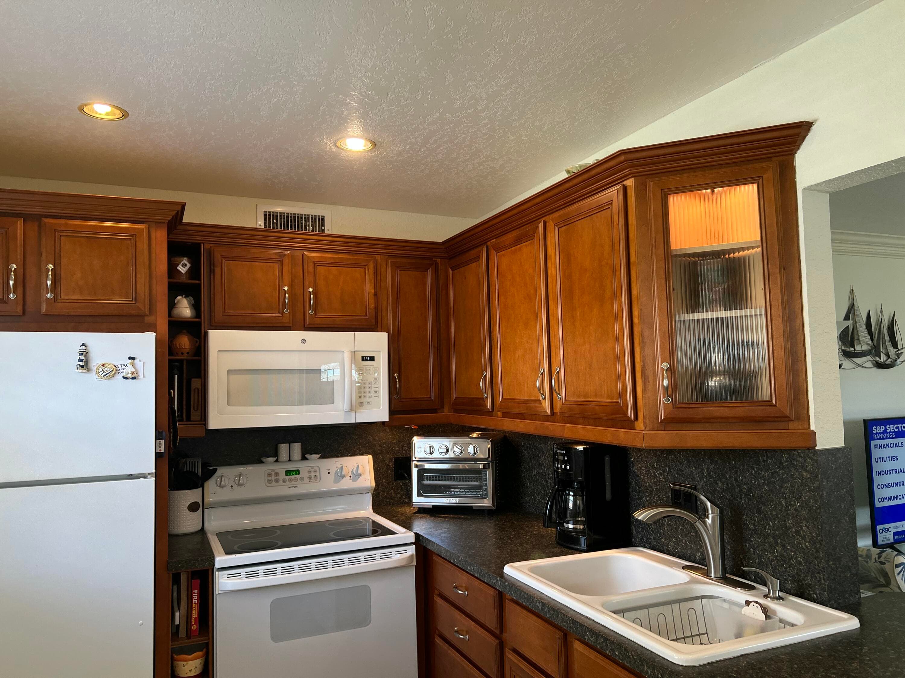 84 Saxony B, Delray Beach, FL 33446 — photo 5 of 34