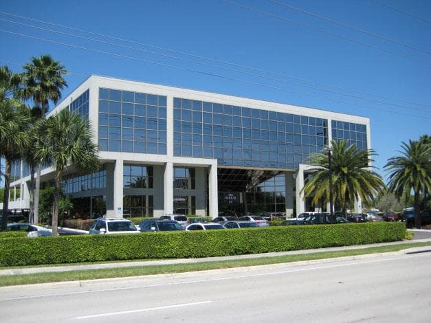 631 U.s. 1 311, North Palm Beach, FL 33408 — photo 1 of 10