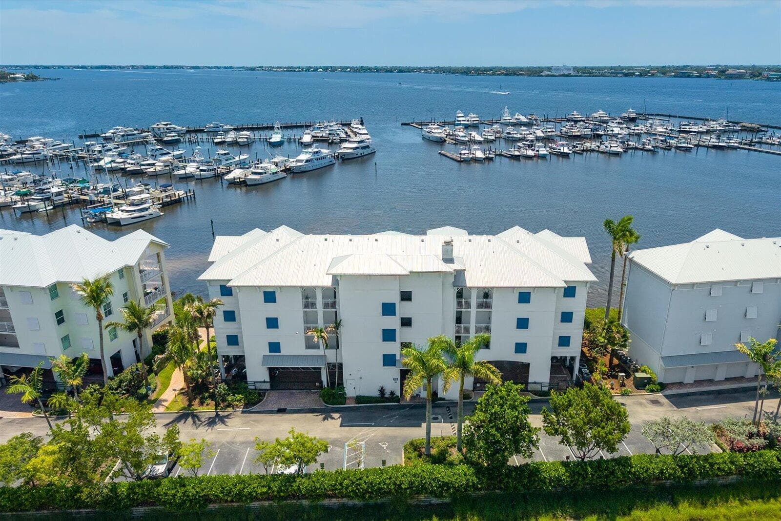 715 NW Flagler Avenue 302, Stuart, FL 34994 — photo