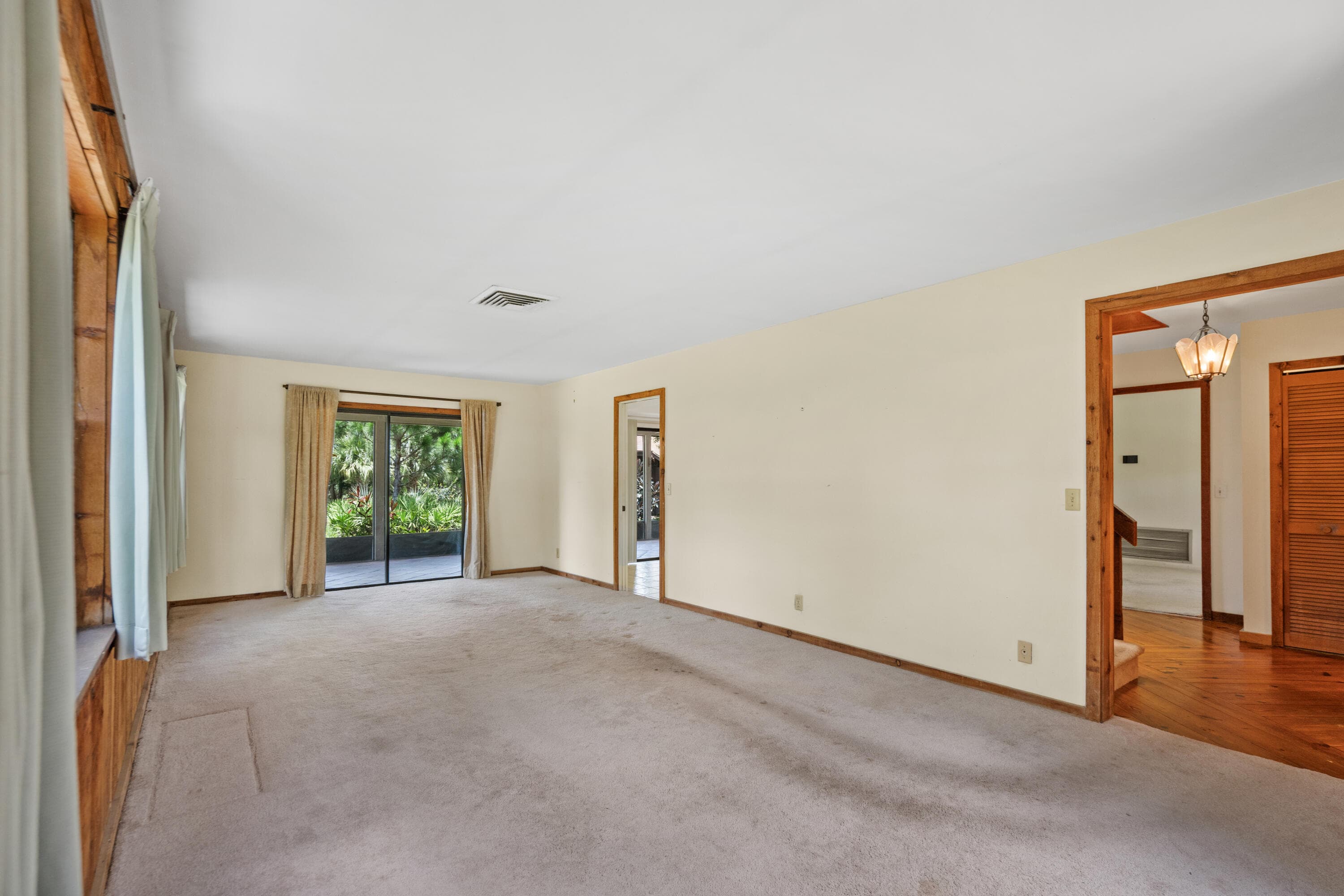 6035 N 180th St Street N, Jupiter, FL 33458 — photo 9 of 46