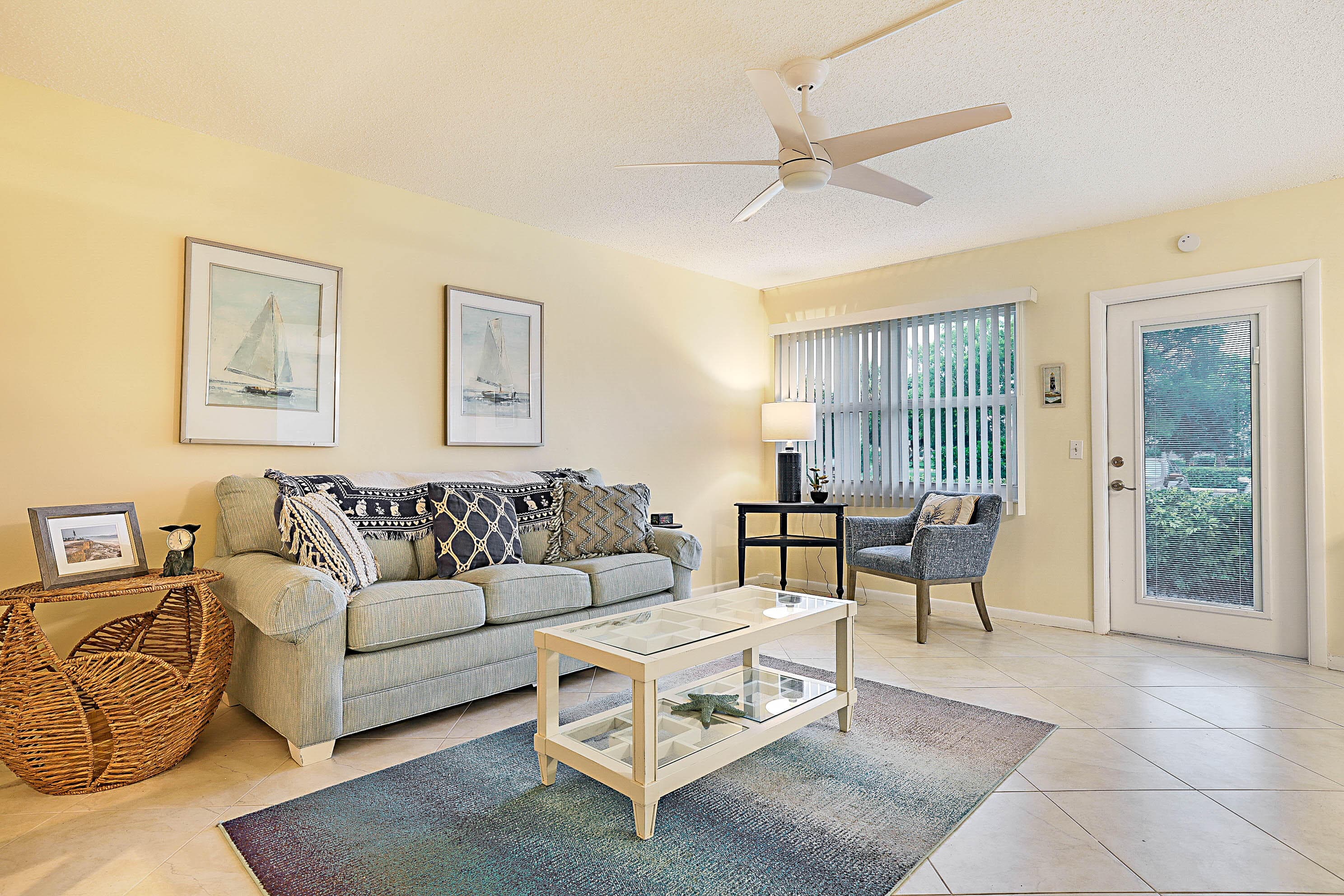 1023 Ellesmere B, Deerfield Beach, FL 33442 — photo 3 of 23