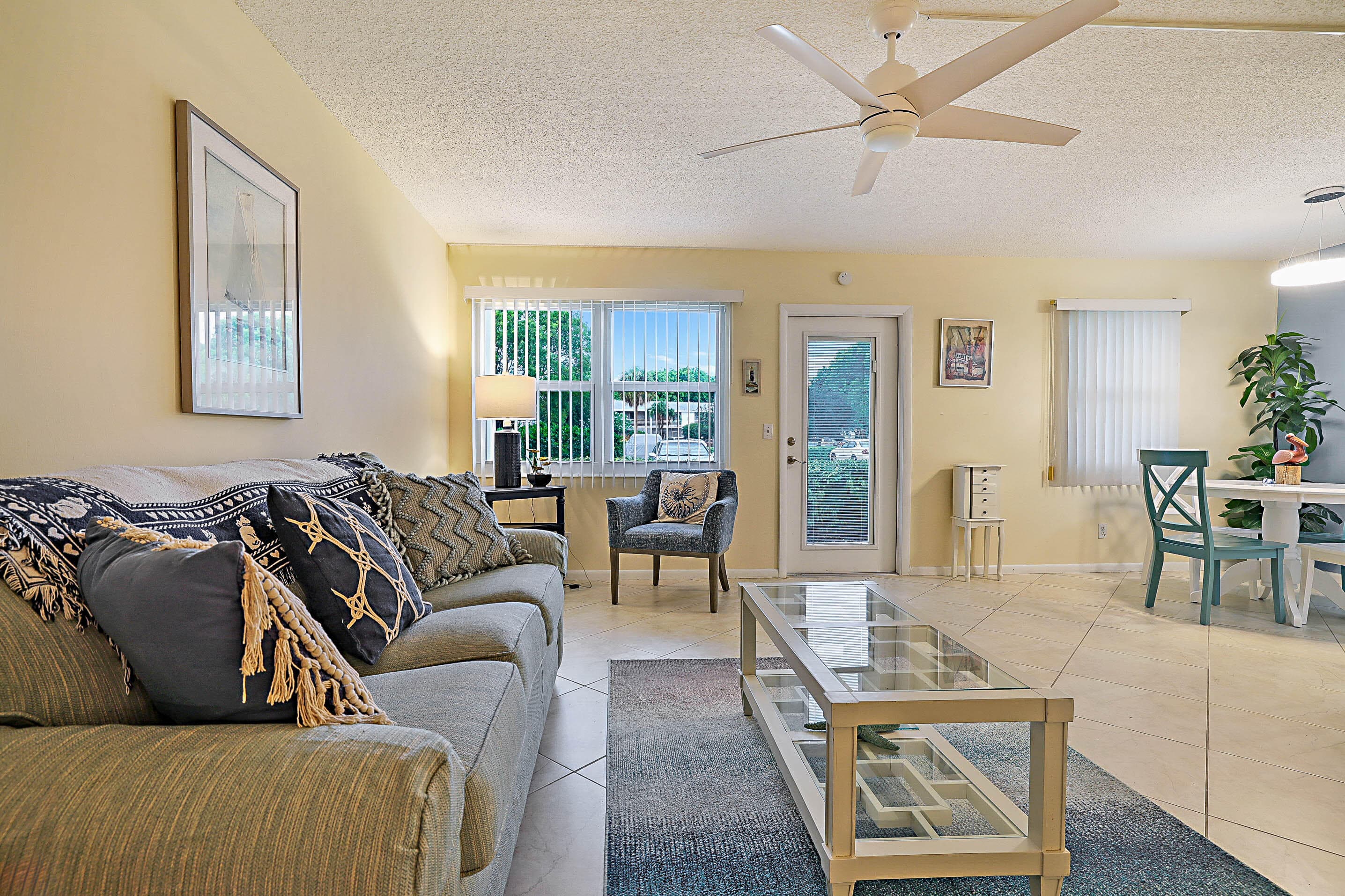 1023 Ellesmere B, Deerfield Beach, FL 33442 — photo 5 of 23