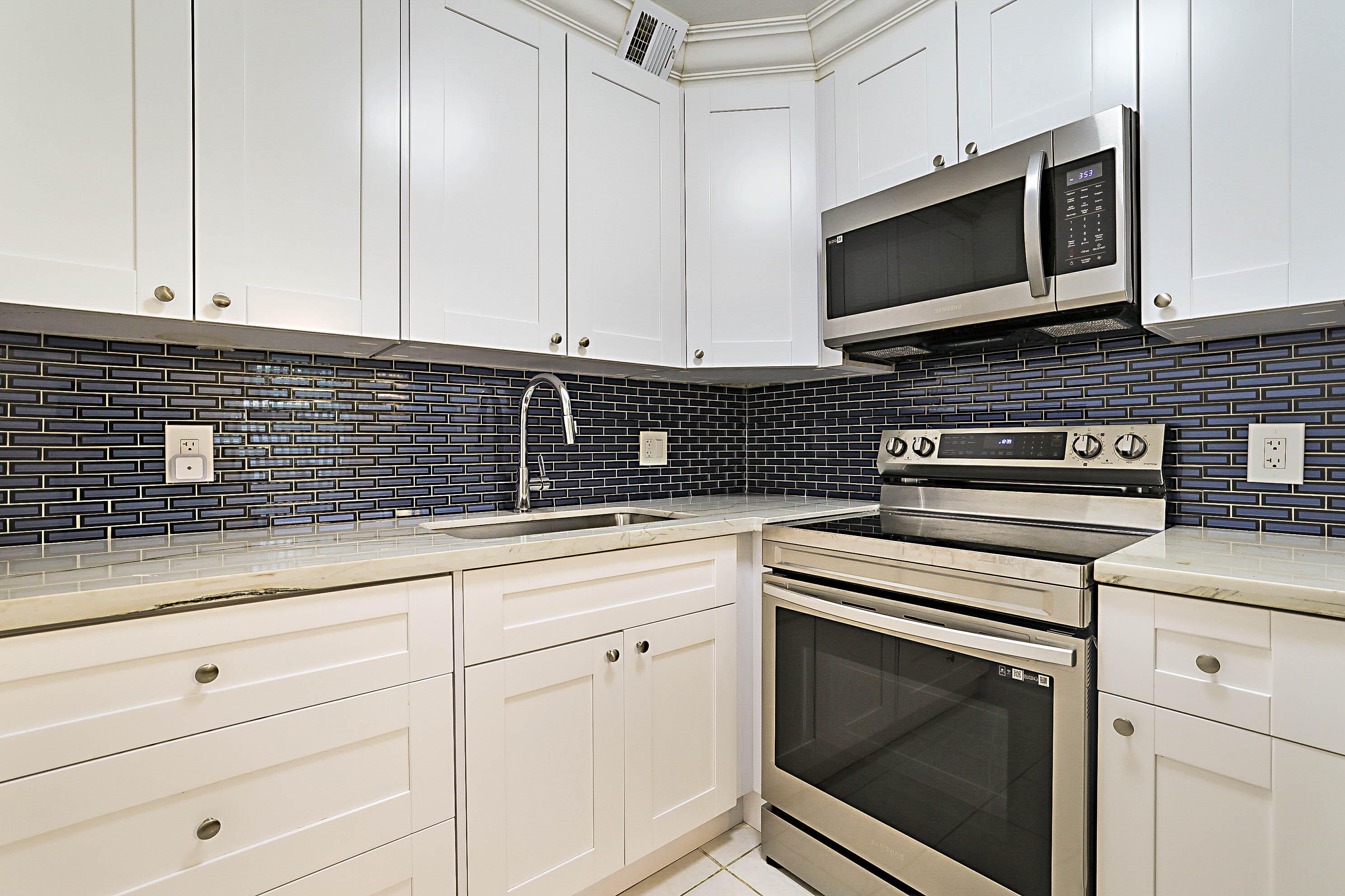 1023 Ellesmere B, Deerfield Beach, FL 33442 — photo 11 of 23