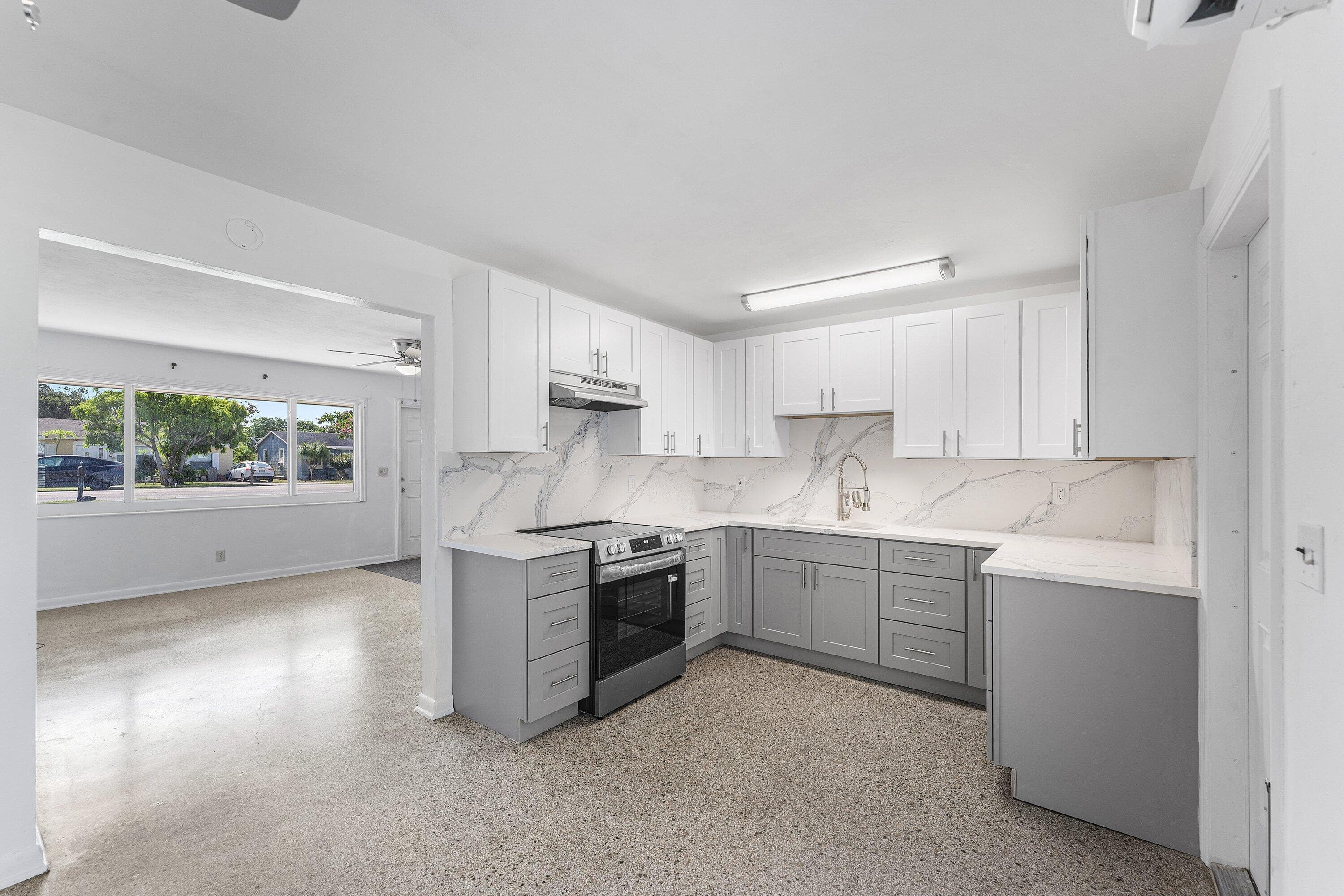 707 S Broadway, Lantana, FL 33462 — photo 9 of 42