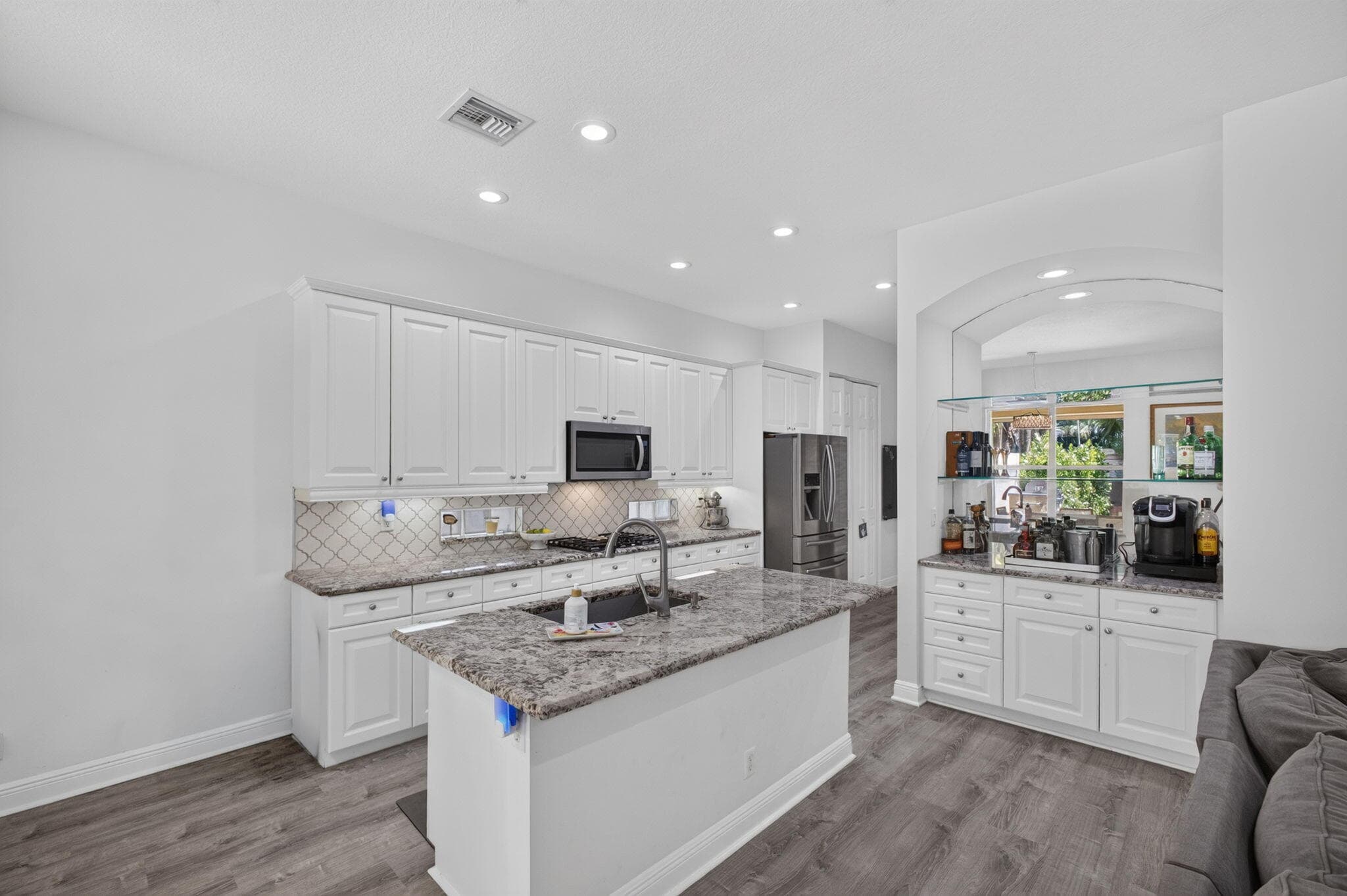 136 Casa Grande Court, Palm Beach Gardens, FL 33418 — photo 14 of 100