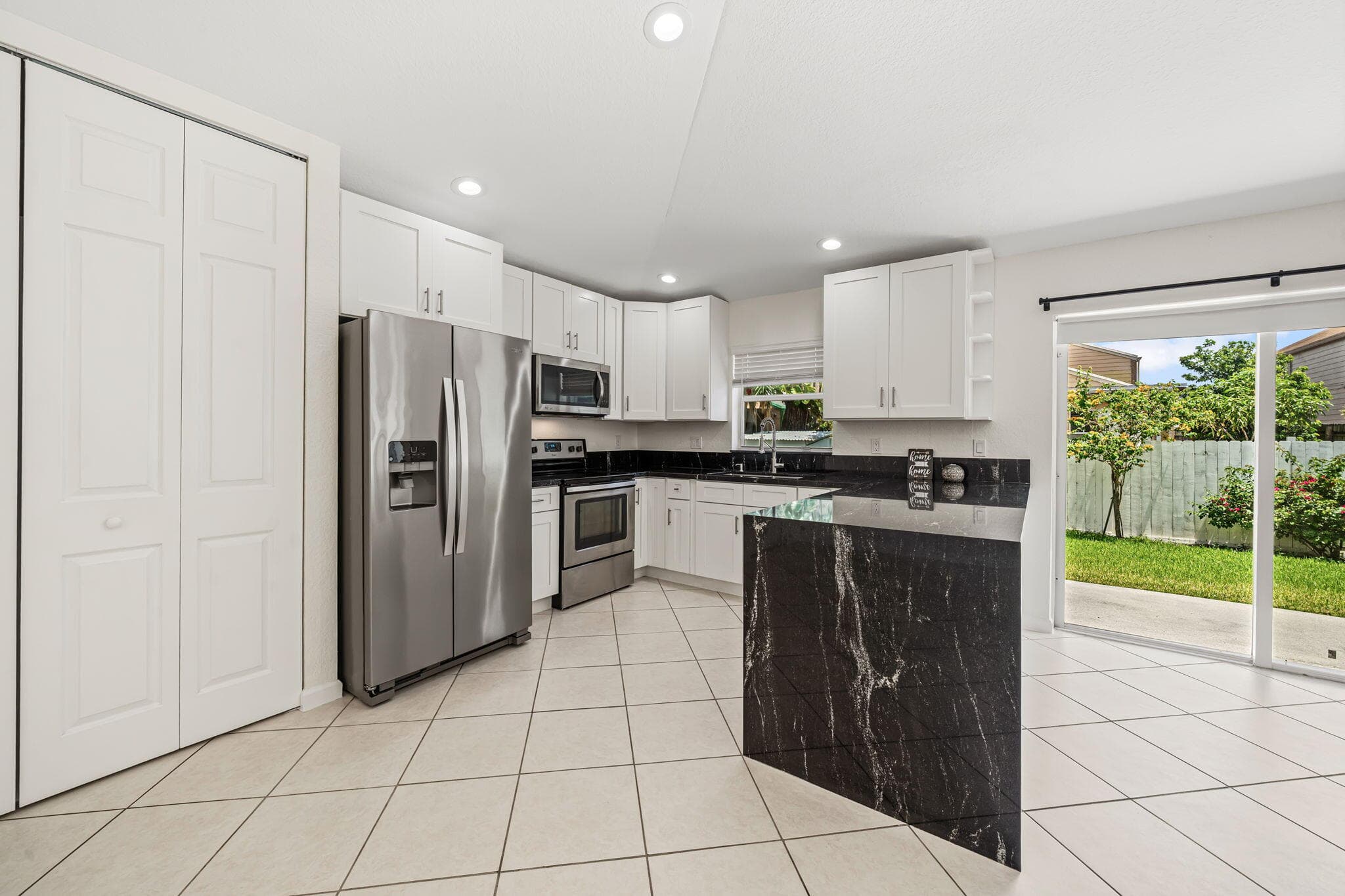 6196 Azalea Circle, West Palm Beach, FL 33415 — photo 3 of 35