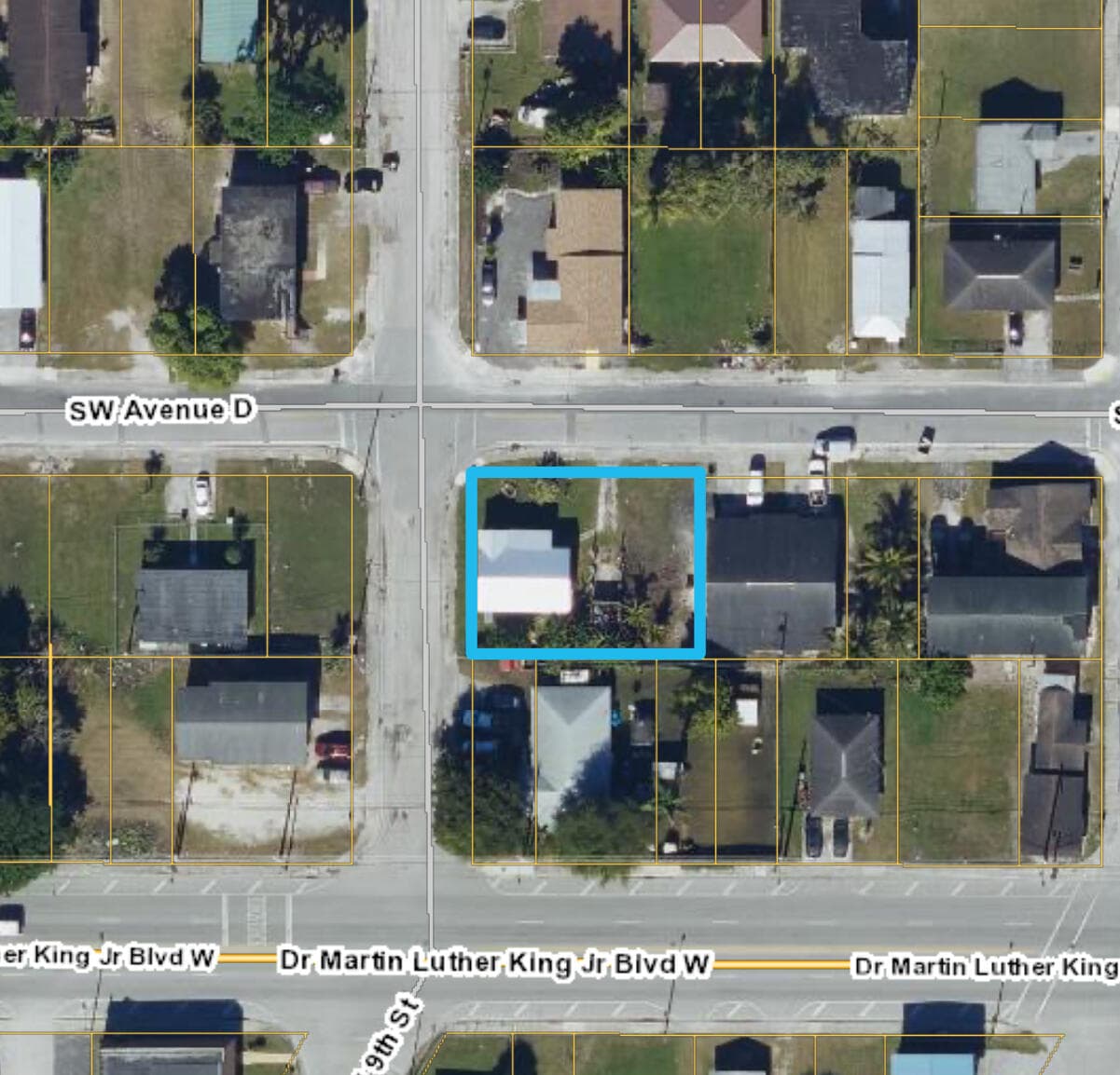 856 SW Ave D, Belle Glade, FL 33430 — photo 2 of 22