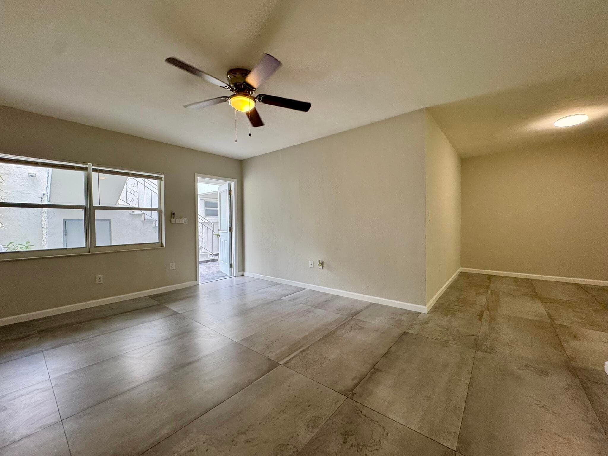 935 8th Street 3, Miami Beach, FL 33139 — photo 2 of 28