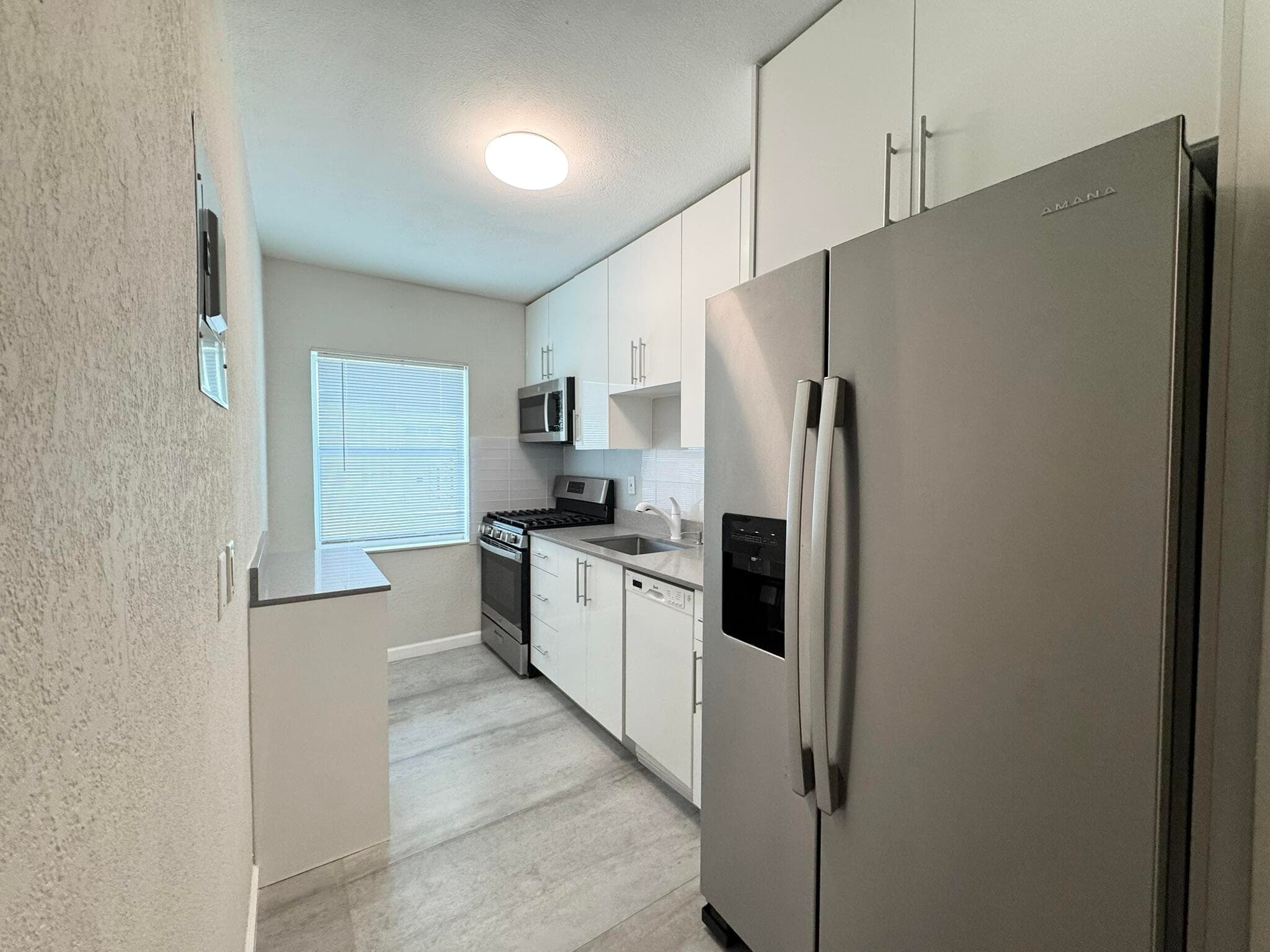 935 8th Street 3, Miami Beach, FL 33139 — photo 3 of 28