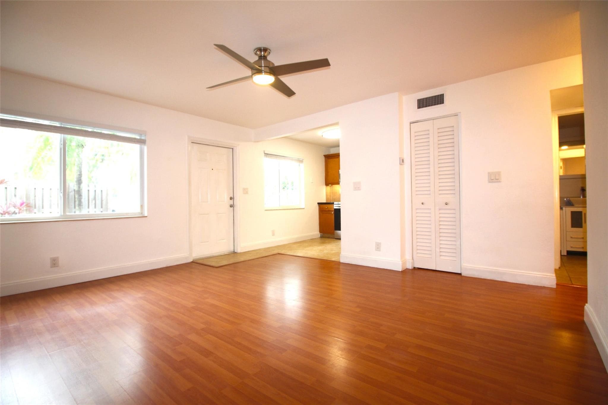 820 NE 28th Street 2, Wilton Manors, FL 33334 — photo 4 of 20
