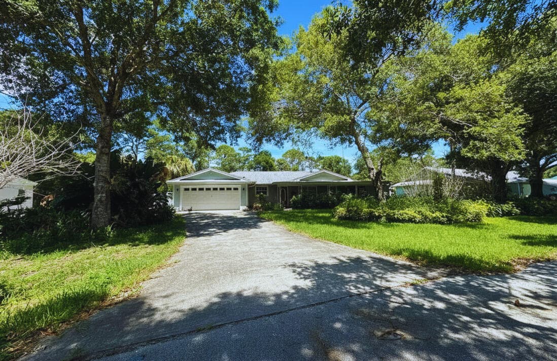 2725 47th Avenue, Vero Beach, FL 32966 — photo 1 of 16