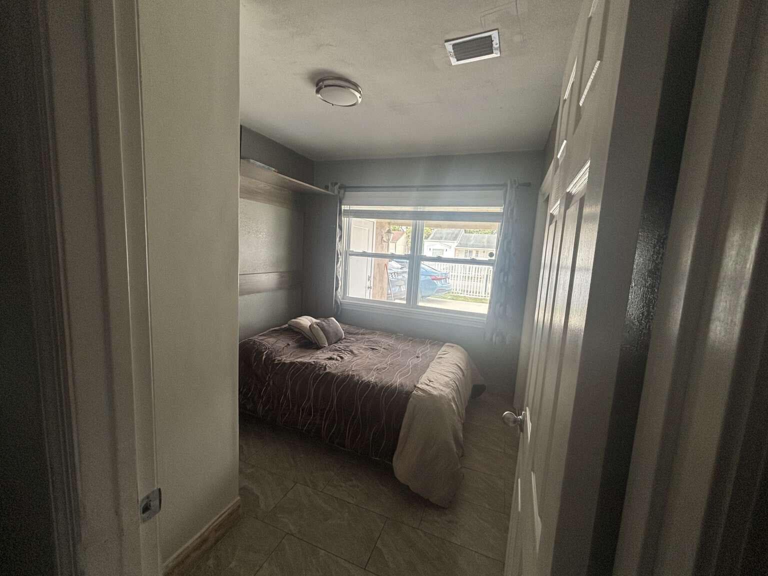 750 NE 4th Place, Hialeah, FL 33010 — photo 17 of 24