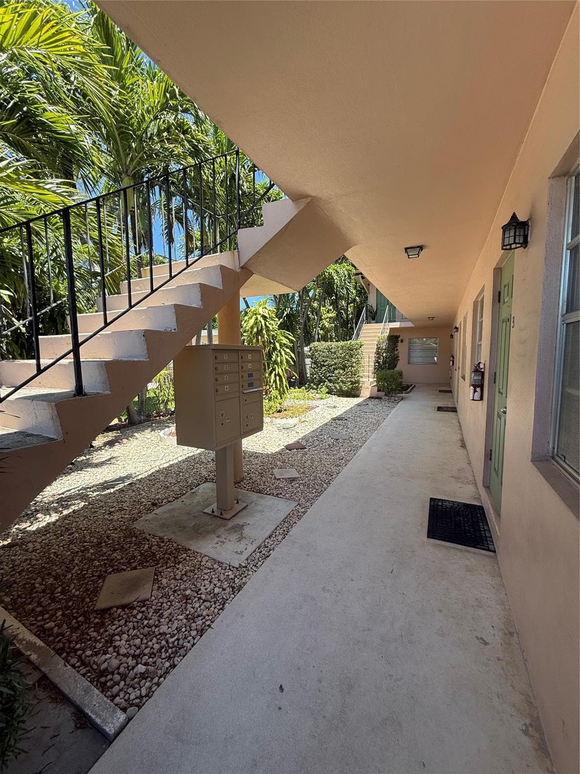 2017 NE 18th Street 1, Fort Lauderdale, FL 33305 — photo 4 of 19