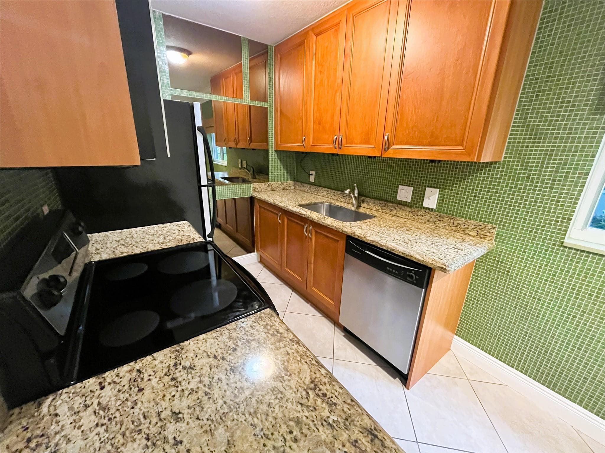 1460 NE 18th Street 104, Fort Lauderdale, FL 33305 — photo 5 of 71
