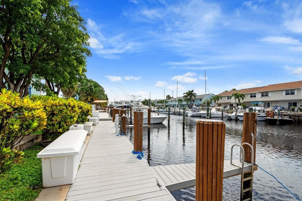 2400 NE 16th Street NE 104, Pompano Beach, FL 33062 — photo 2 of 31