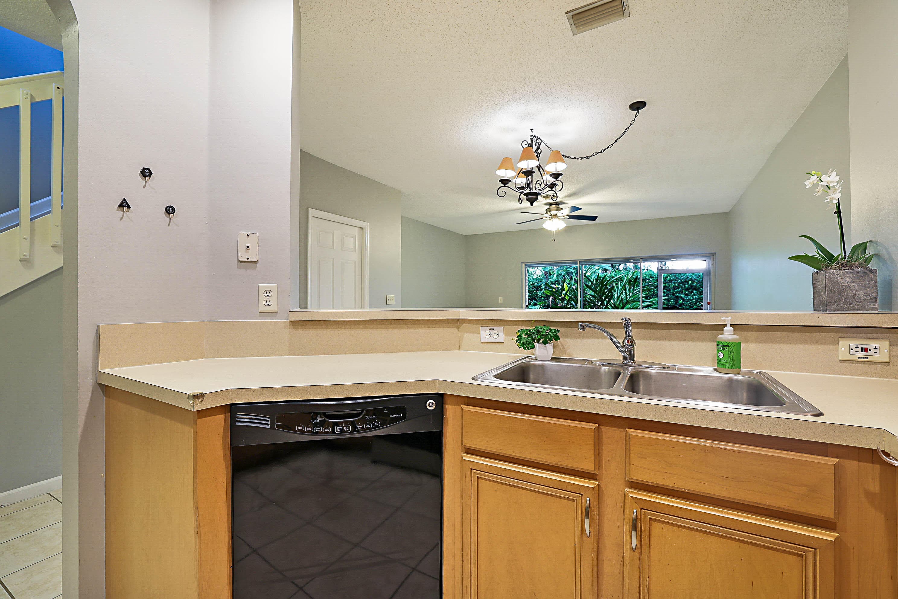 4827 Palmbrooke Circle, West Palm Beach, FL 33417 — photo 13 of 34