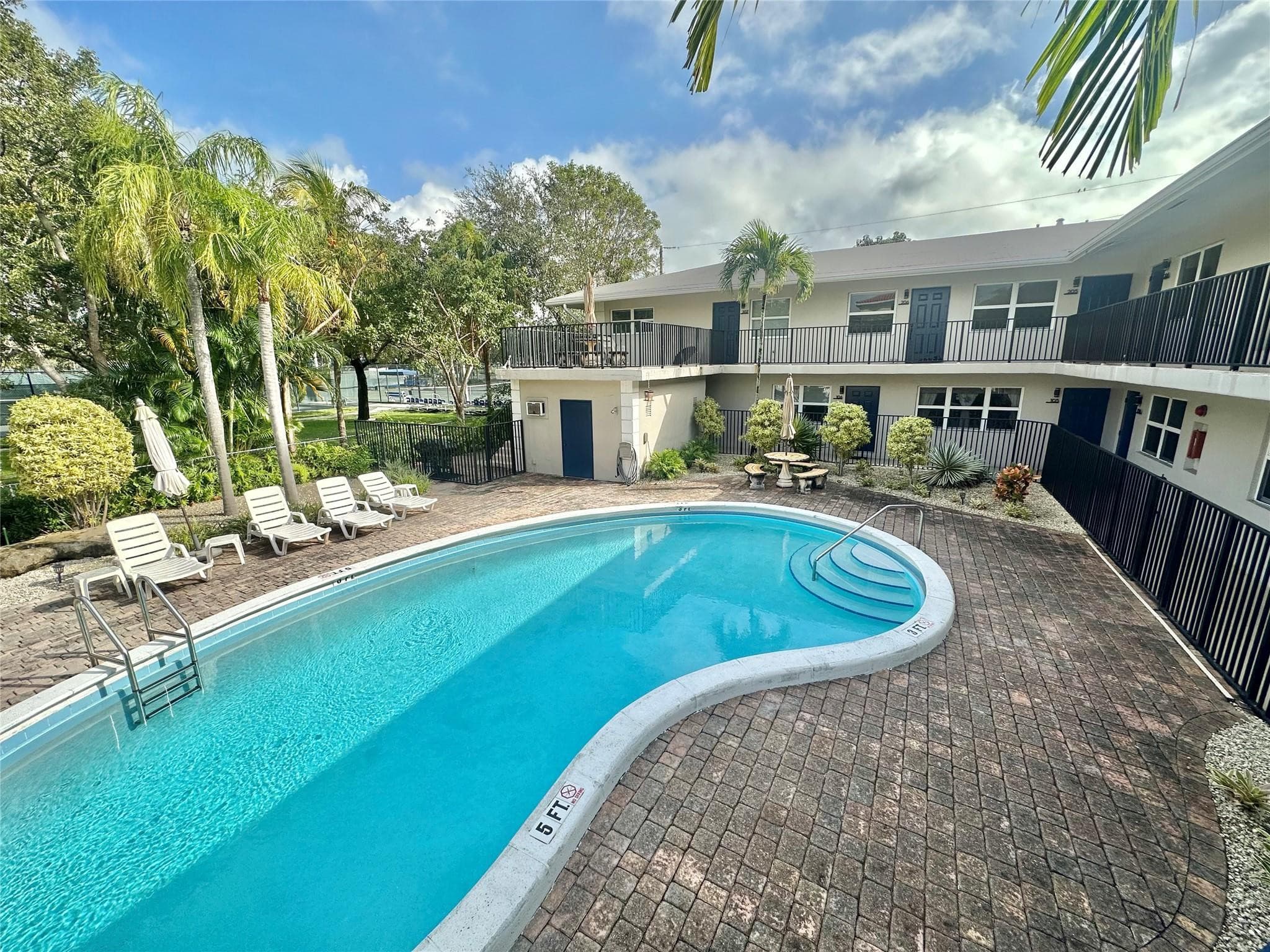 660 NE 11th Avenue 202, Fort Lauderdale, FL 33304 — photo 18 of 18