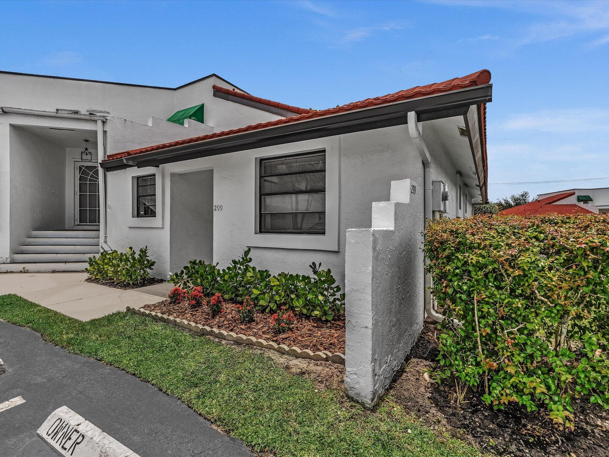 299 NW 36th Avenue, Deerfield Beach, FL 33442 — photo 6 of 46
