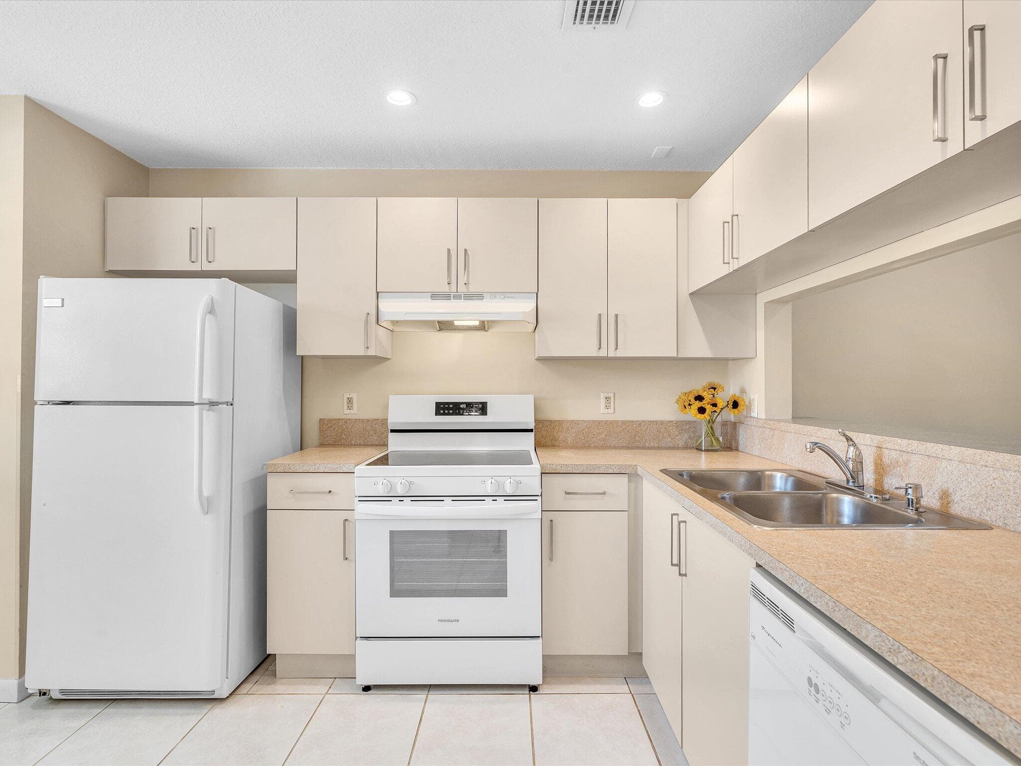299 NW 36th Avenue, Deerfield Beach, FL 33442 — photo 12 of 46