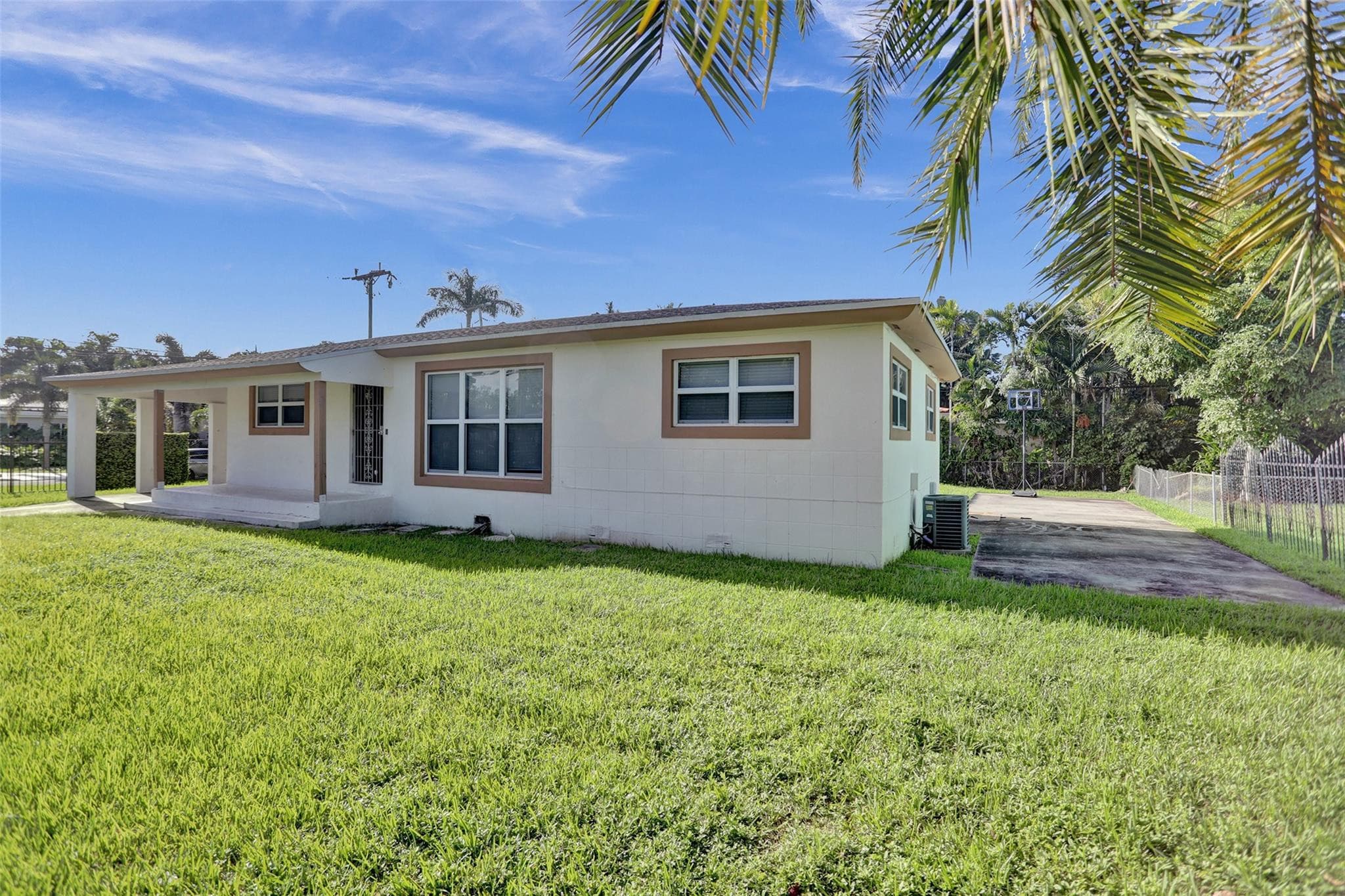 30 NE 139th Street, Miami, FL 33161 — photo 7 of 71