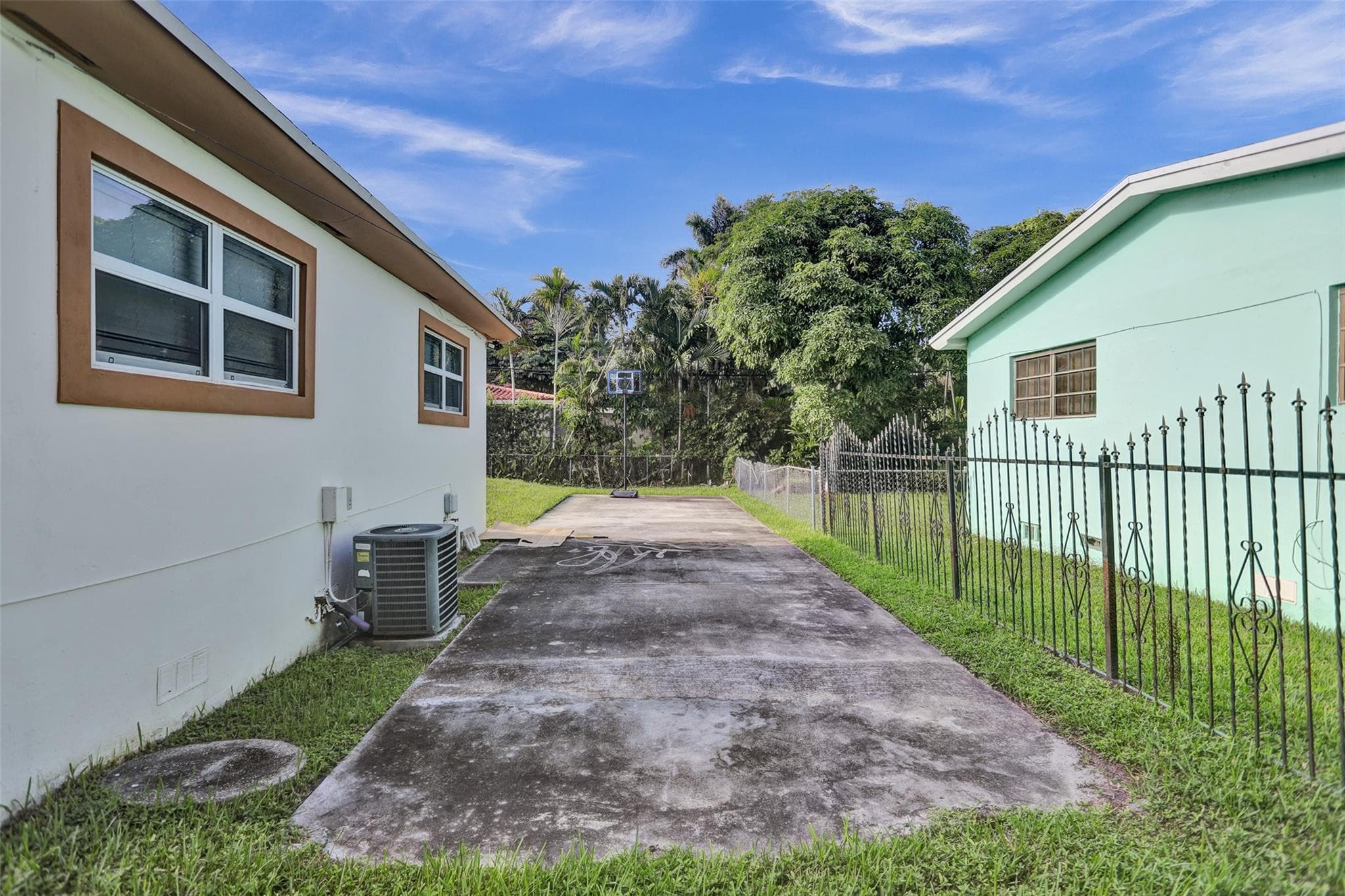 30 NE 139th Street, Miami, FL 33161 — photo 8 of 71