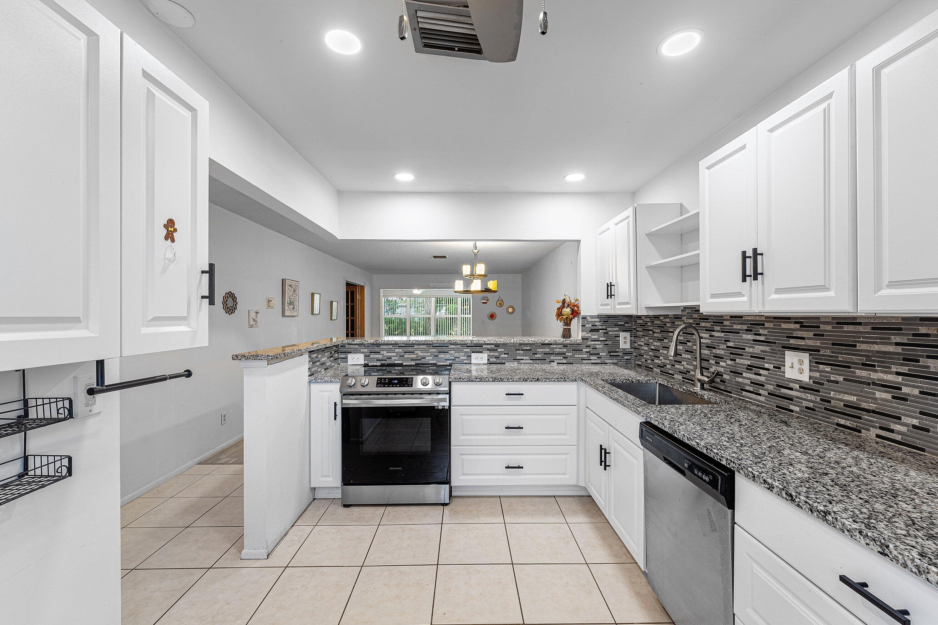 2638 Gately Drive E 125, West Palm Beach, FL 33415 — photo 2 of 27