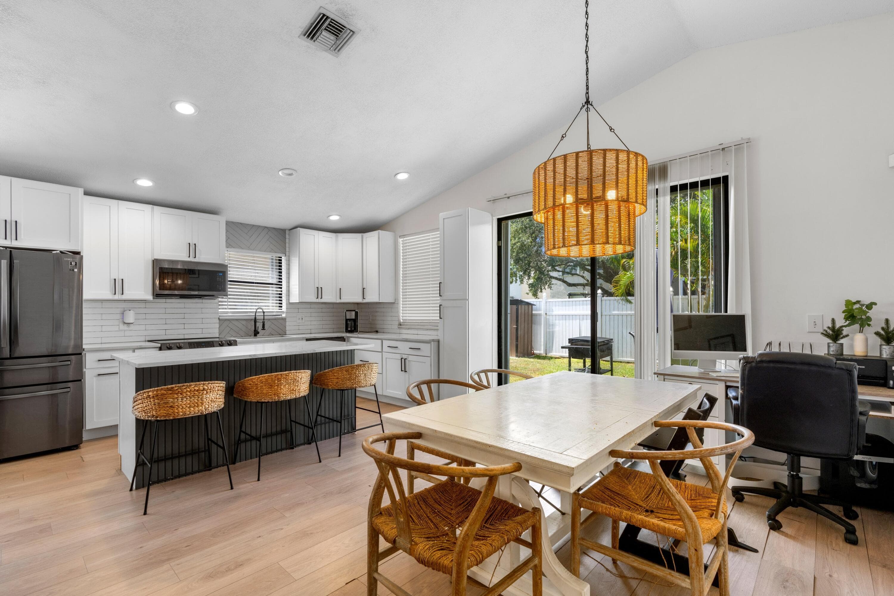 6550 Columbia Avenue, Lake Worth, FL 33467 — photo 5 of 35