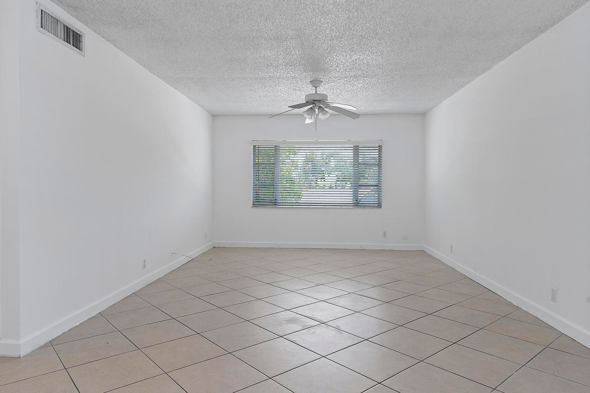 5700 NE 22nd Way 323, Fort Lauderdale, FL 33308 — photo 7 of 37