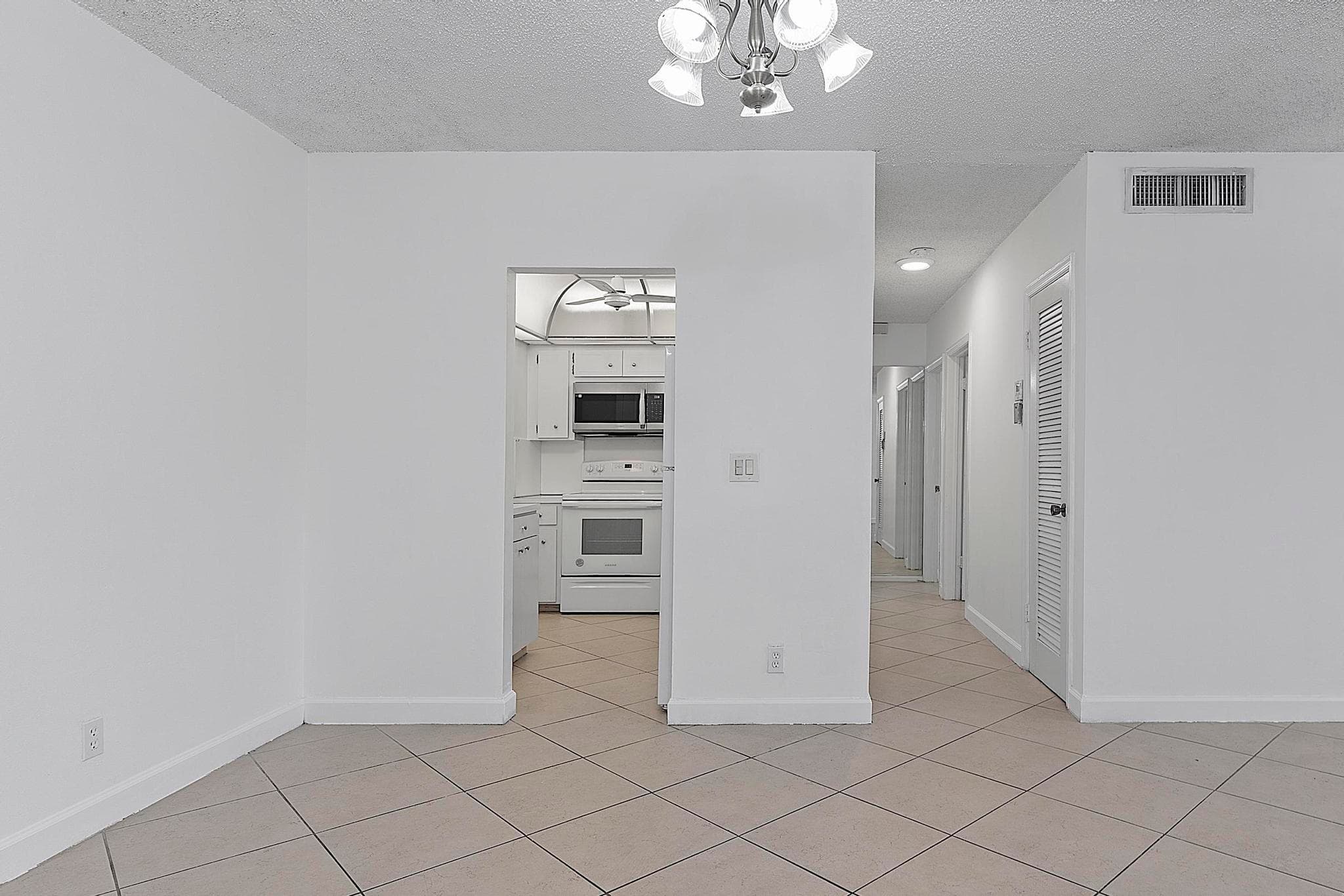 5700 NE 22nd Way 323, Fort Lauderdale, FL 33308 — photo 9 of 37