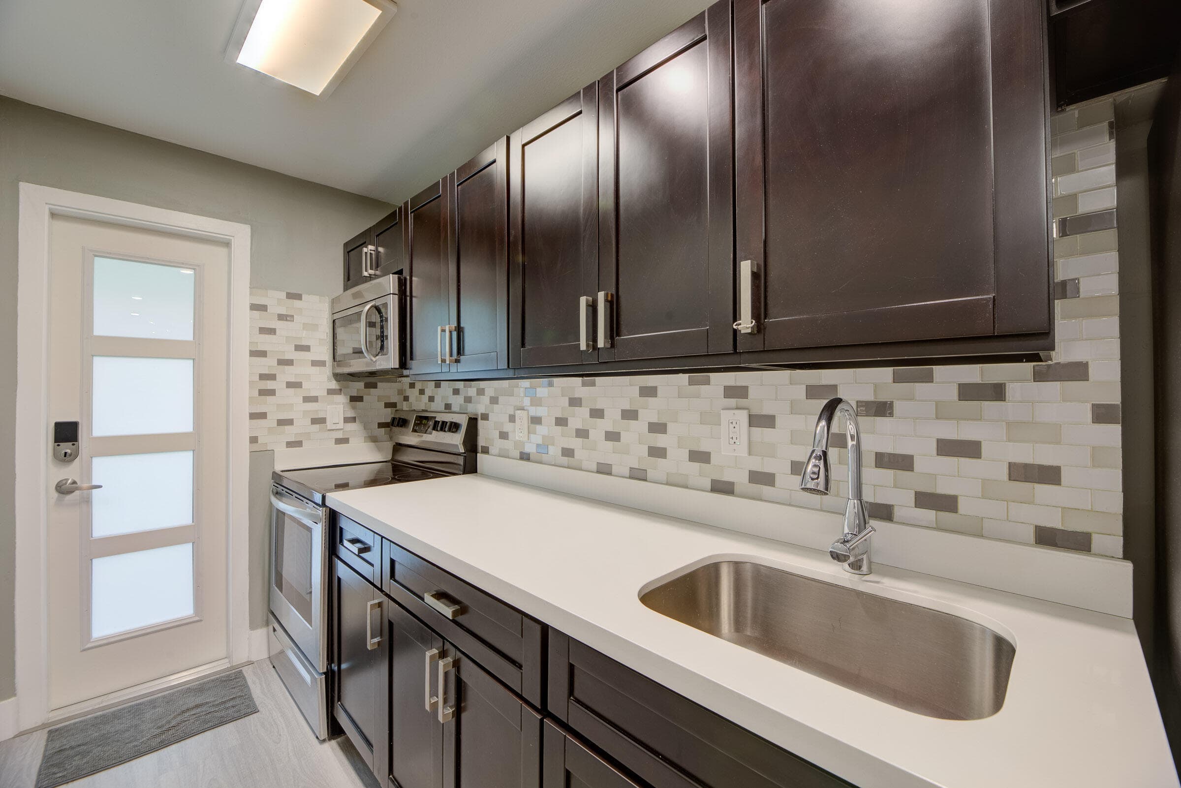 1425 NE 26th Drive 1-2, Wilton Manors, FL 33334 — photo 8 of 28