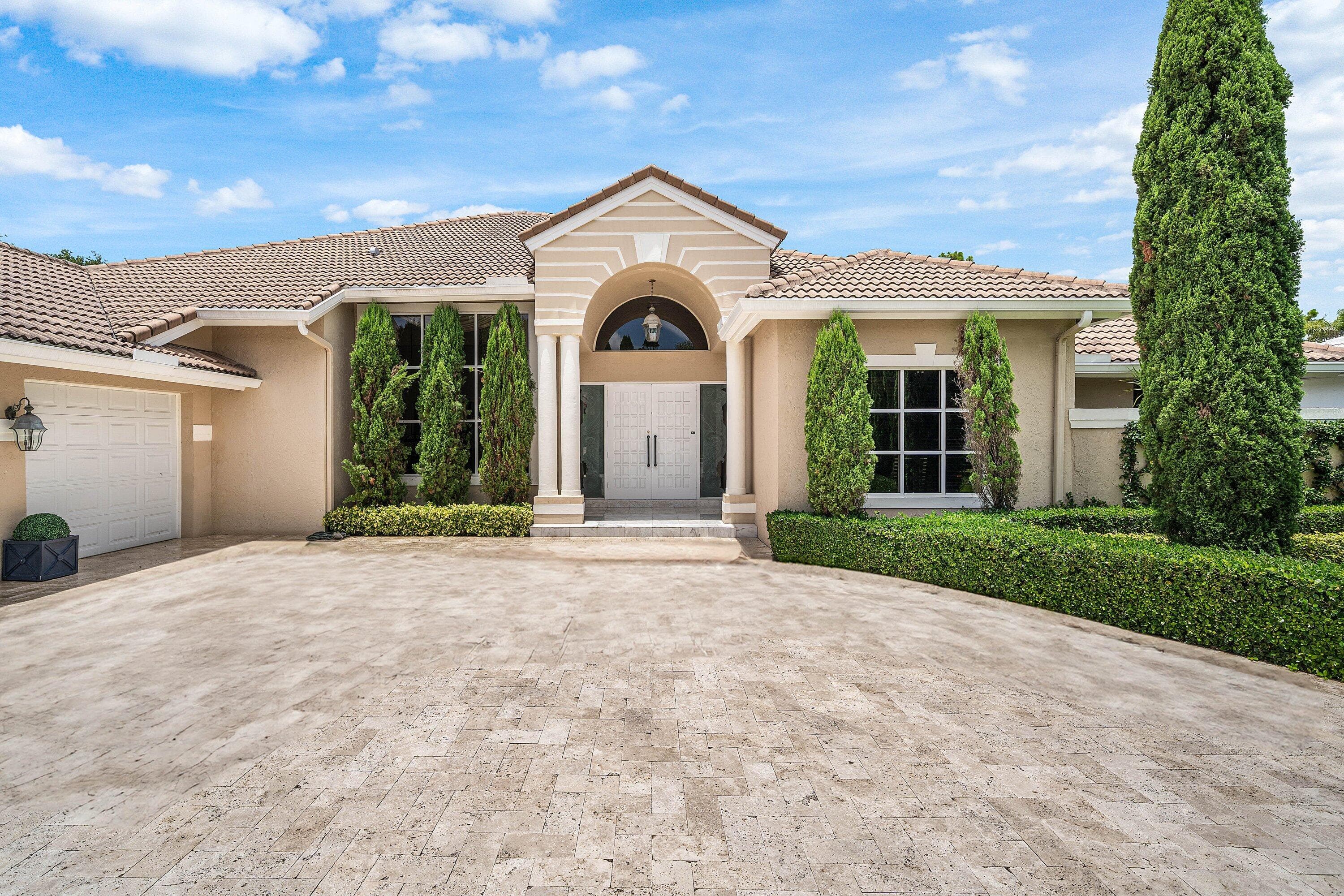 1697 Mayacoo Lakes Boulevard, West Palm Beach, FL 33411 — photo 5 of 93
