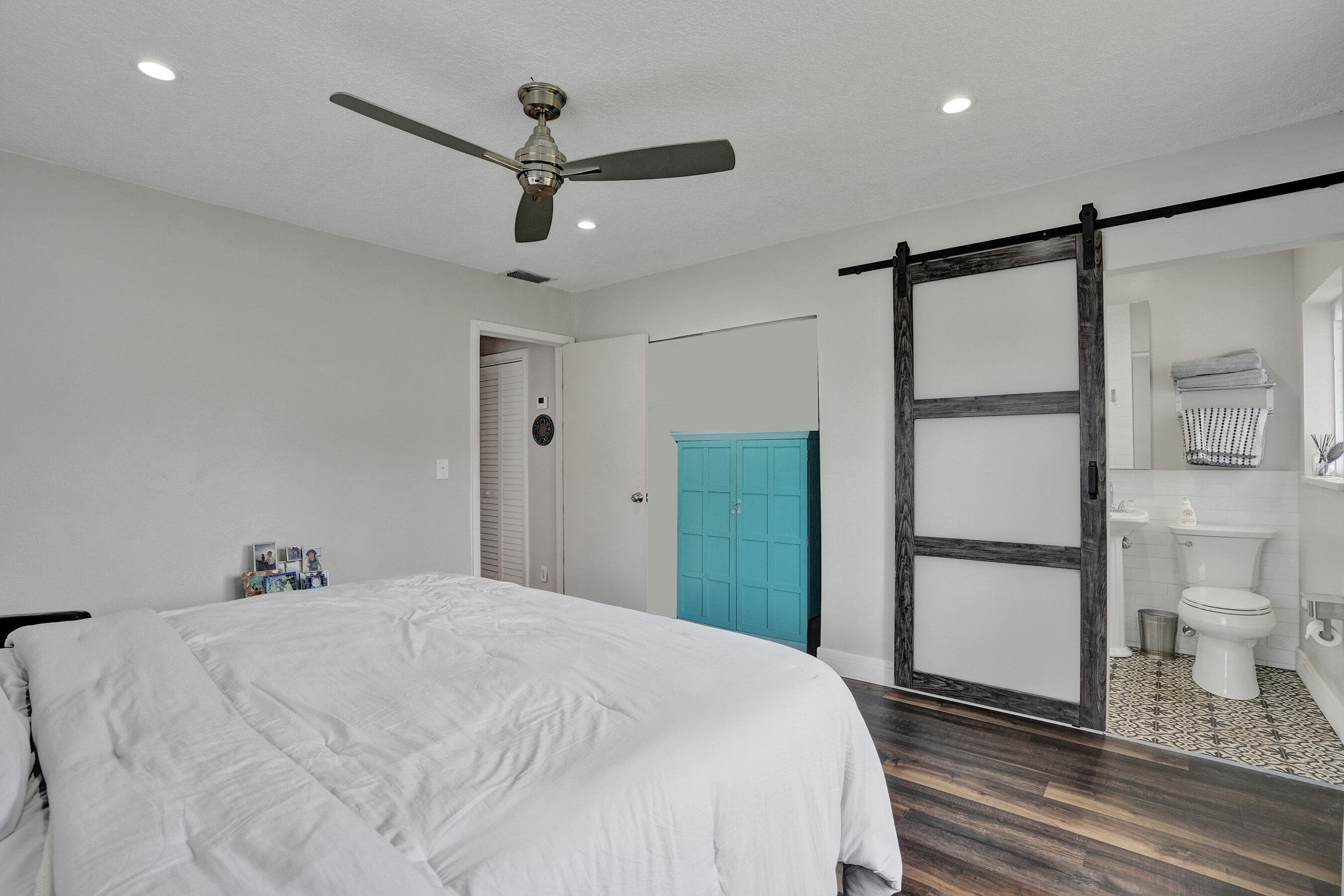 3560 Lloyd Drive, Oakland Park, FL 33309 — photo 14 of 32