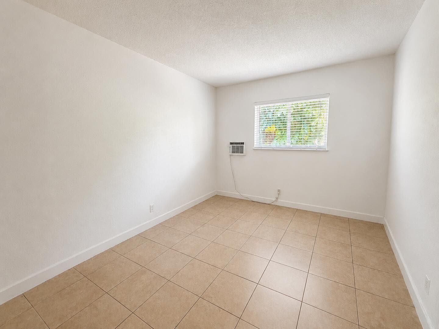 701 SW 14th Avenue 7, Fort Lauderdale, FL 33312 — photo 8 of 11