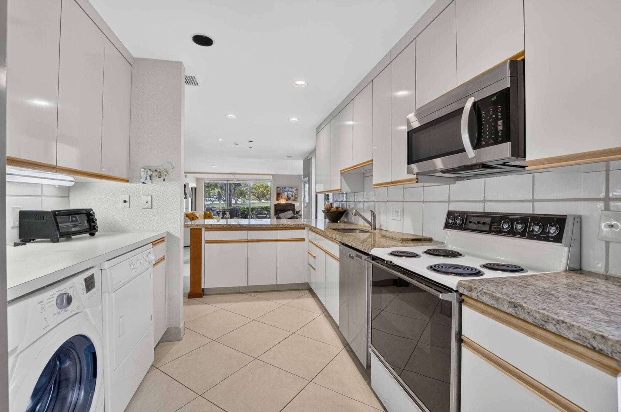4 Eastgate Drive C, Boynton Beach, FL 33436 — photo 10 of 60